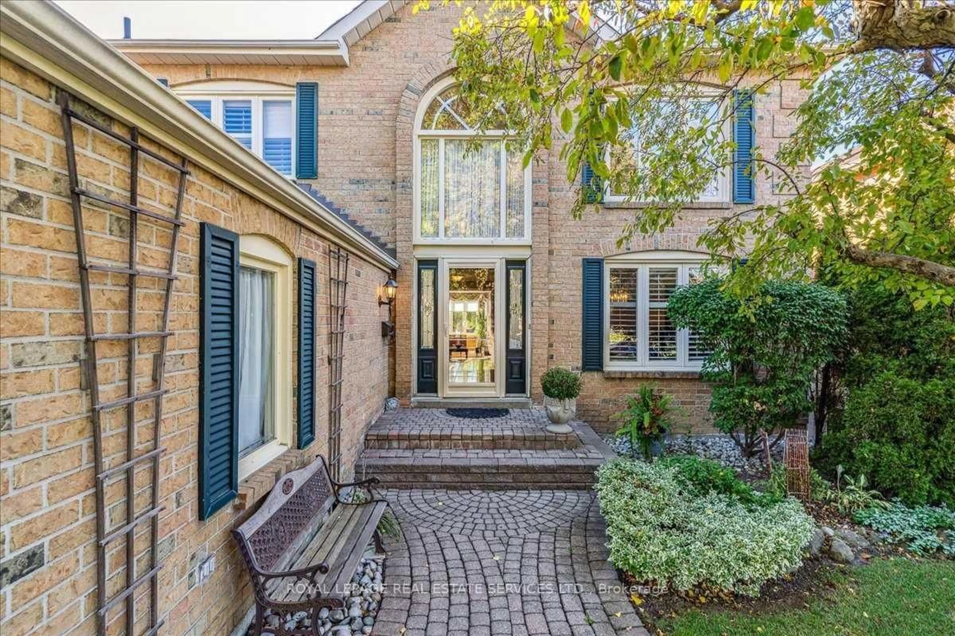 Home with brick exterior material, street for 30 Northumberland Pl, Brampton Ontario L6S 4E5