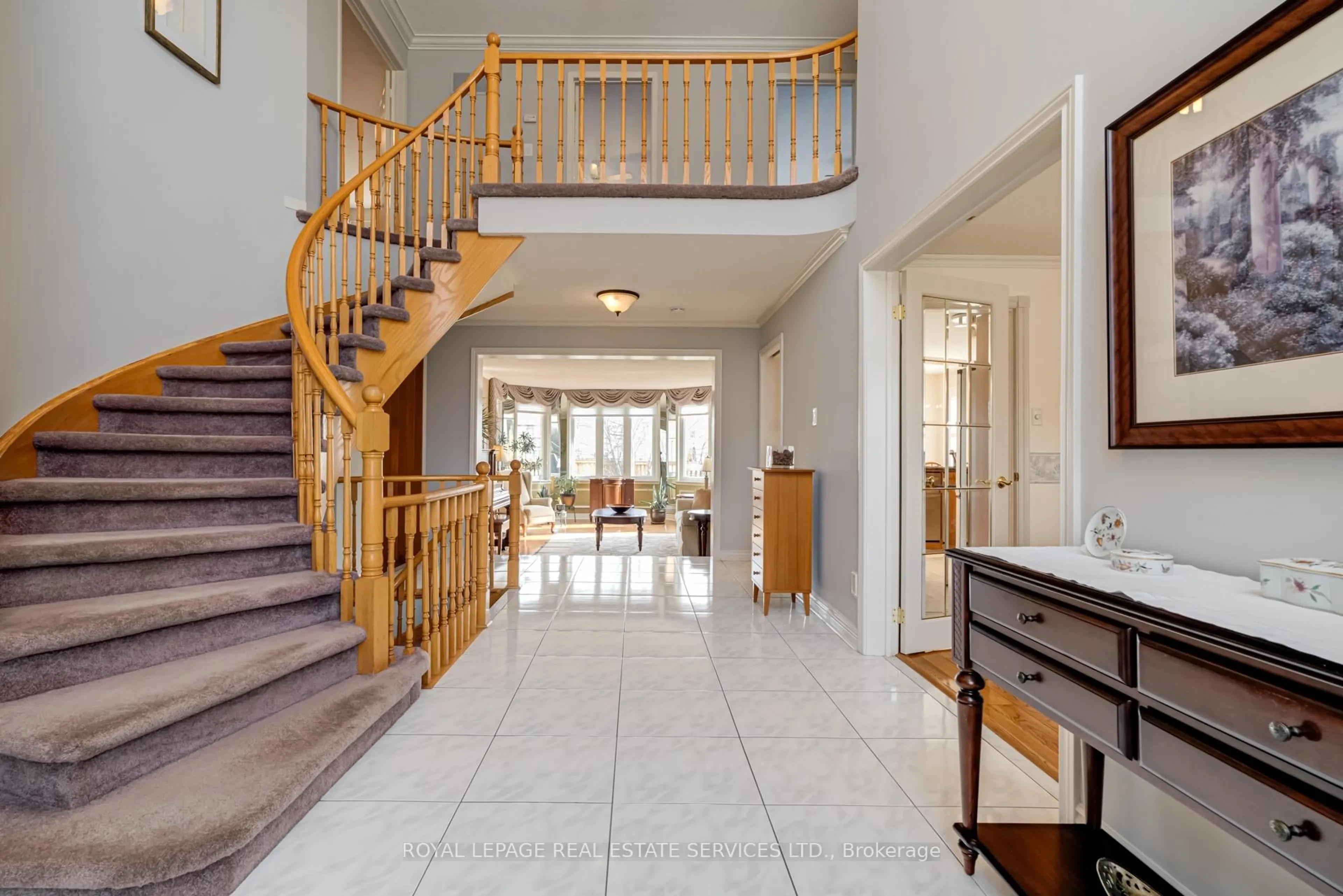 Indoor foyer for 30 Northumberland Pl, Brampton Ontario L6S 4E5