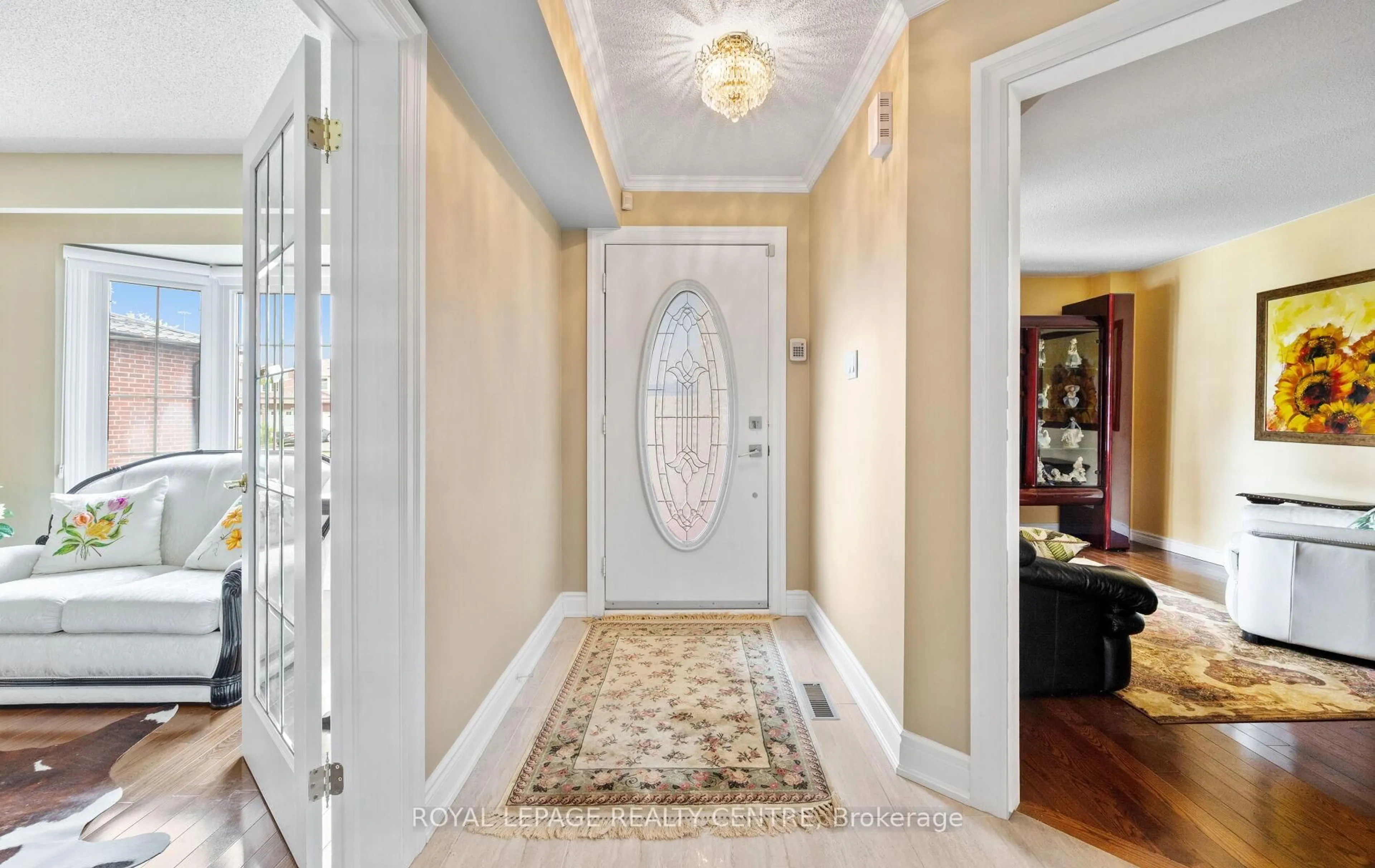 Indoor entryway for 4383 Mayflower Dr, Mississauga Ontario L5R 1T4