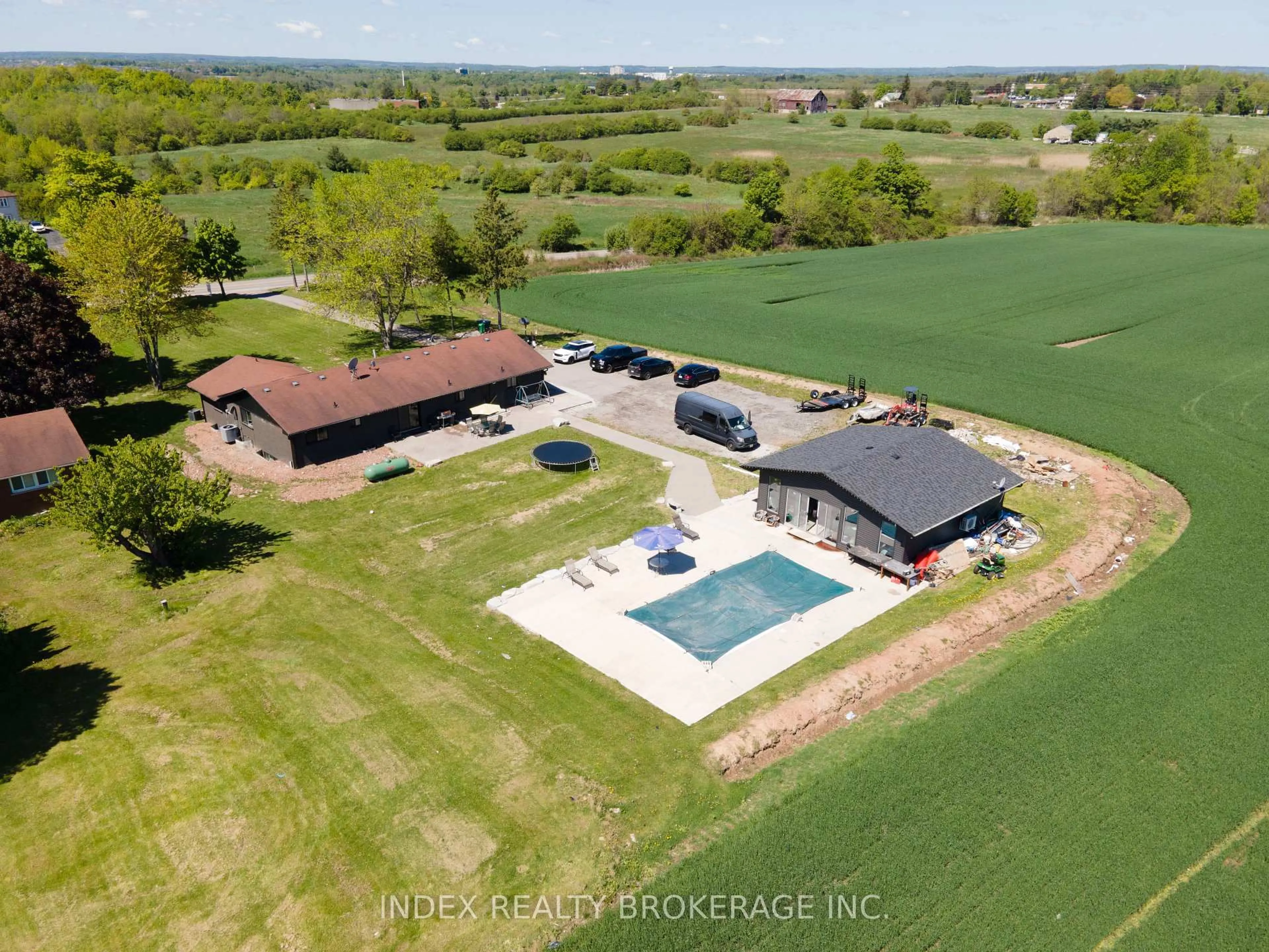 A pic from outside/outdoor area/front of a property/back of a property/a pic from drone, water/lake/river/ocean view for 9799 Heritage Rd, Brampton Ontario L6X 0C6