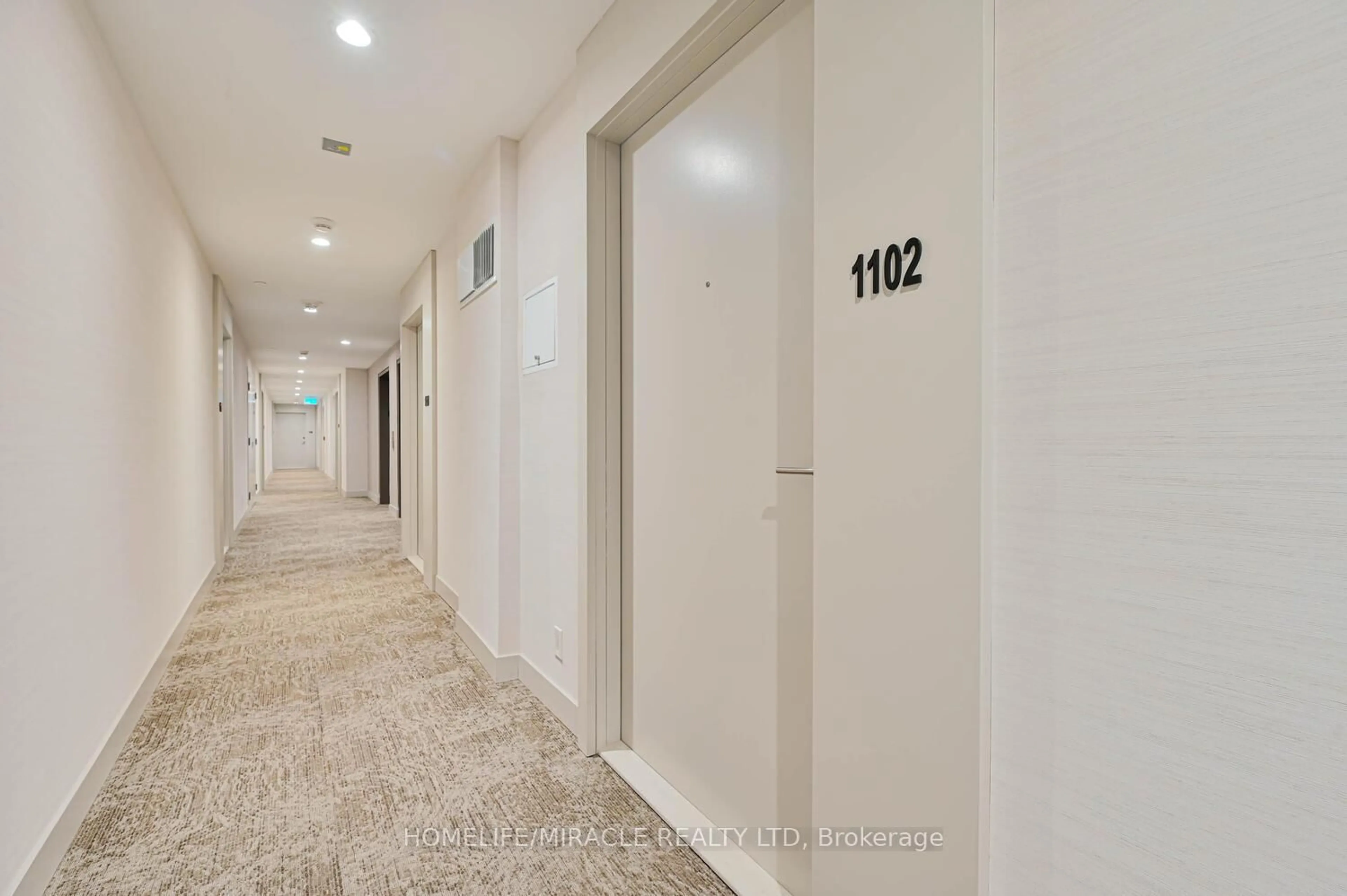 Indoor foyer for 215 Veterans Dr #1103, Brampton Ontario L7A 5L7