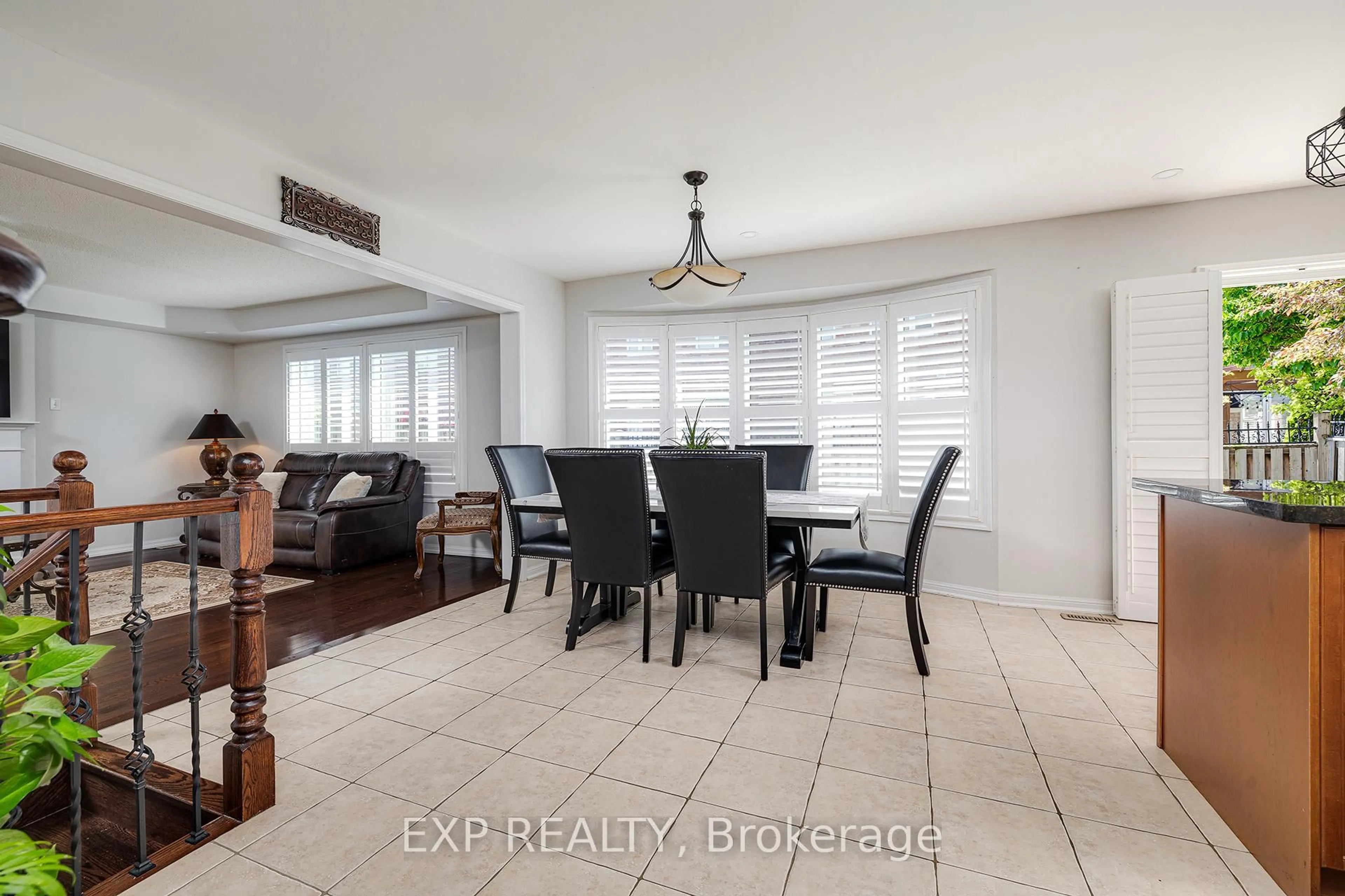 Dining room, ceramic/tile floor for 951 Cousens Terr, Milton Ontario L9T 0E1