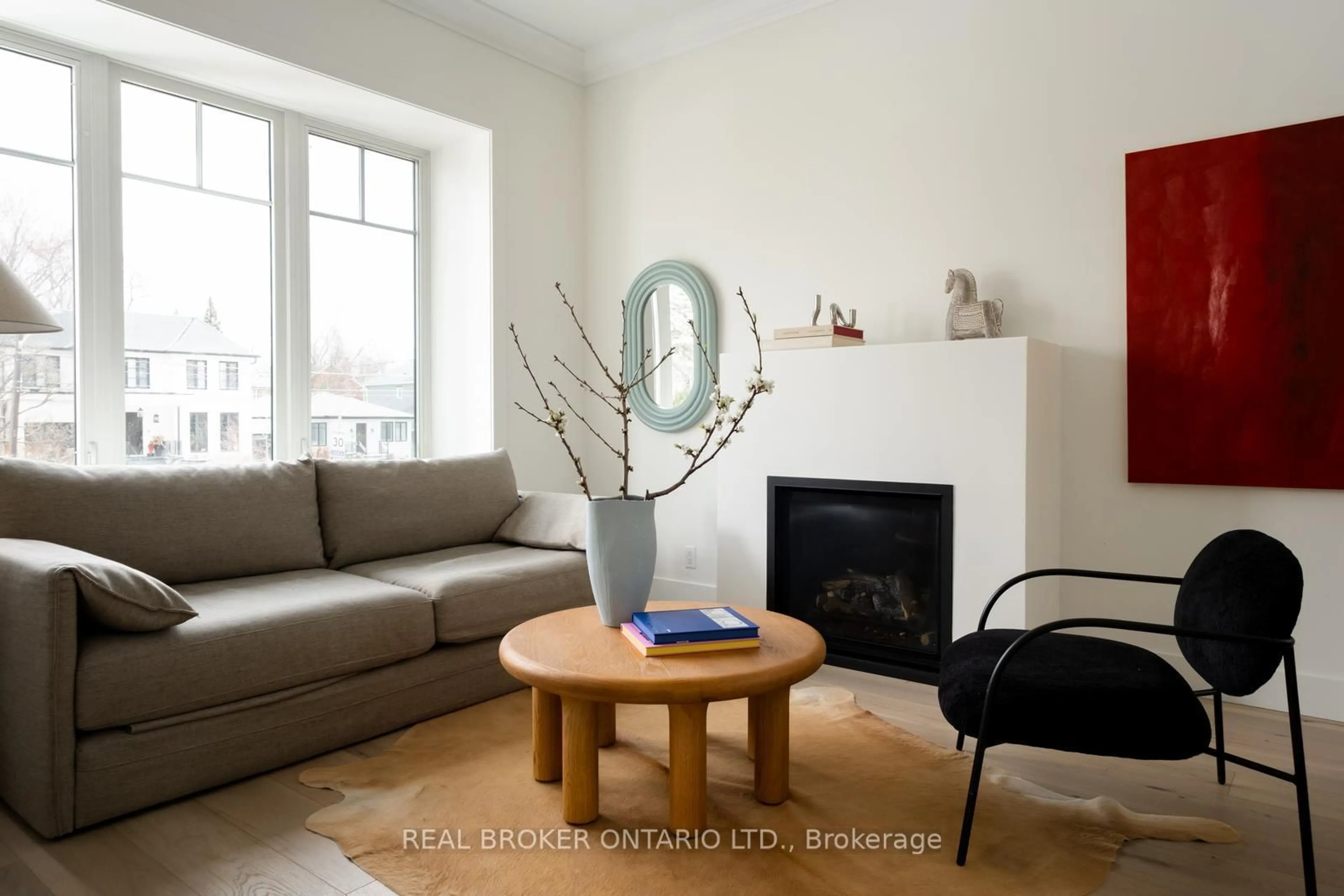 Living room with furniture, wood/laminate floor for 170 The Kingsway, Toronto Ontario M8X 2V6