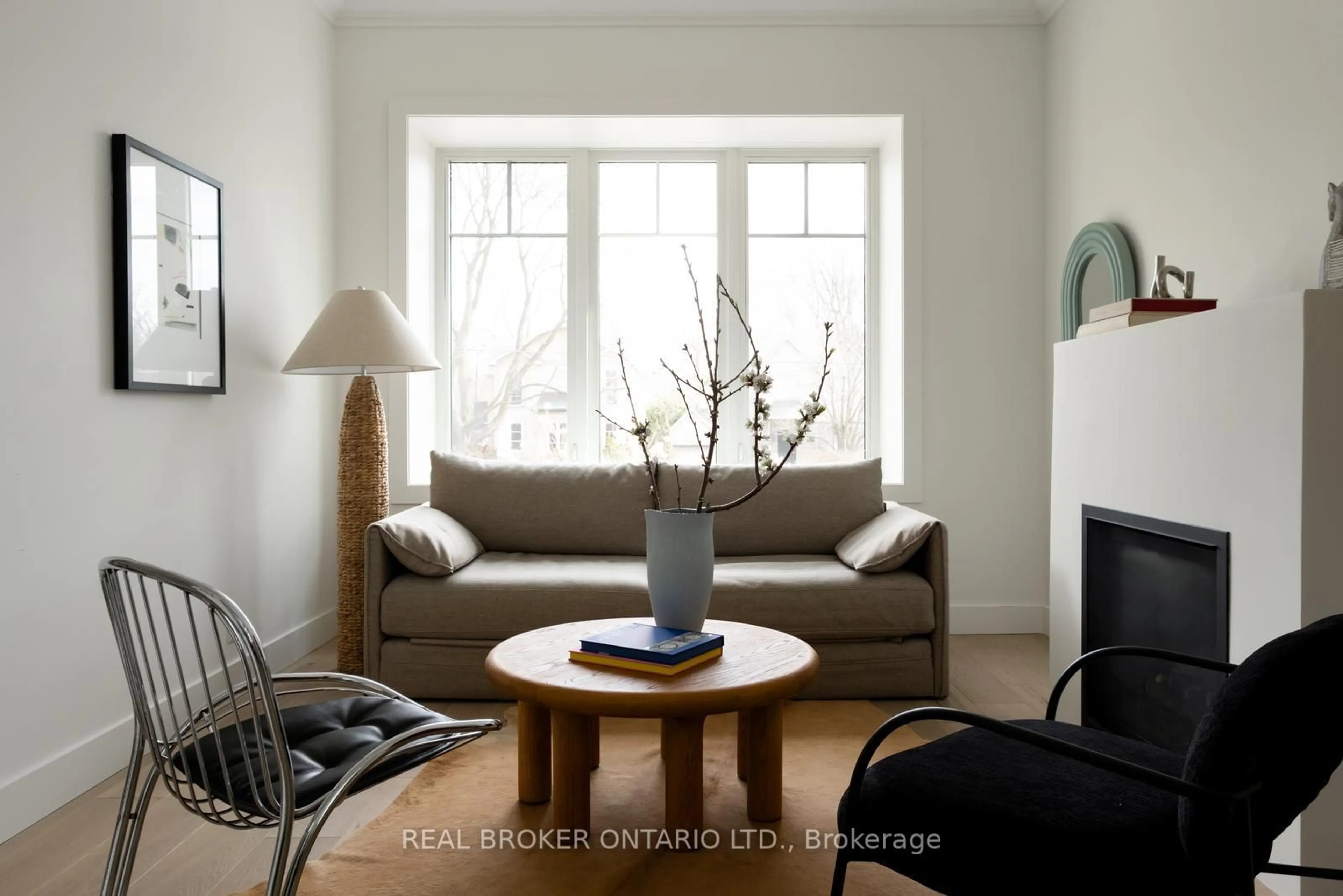 Living room with furniture, unknown for 170 The Kingsway, Toronto Ontario M8X 2V6