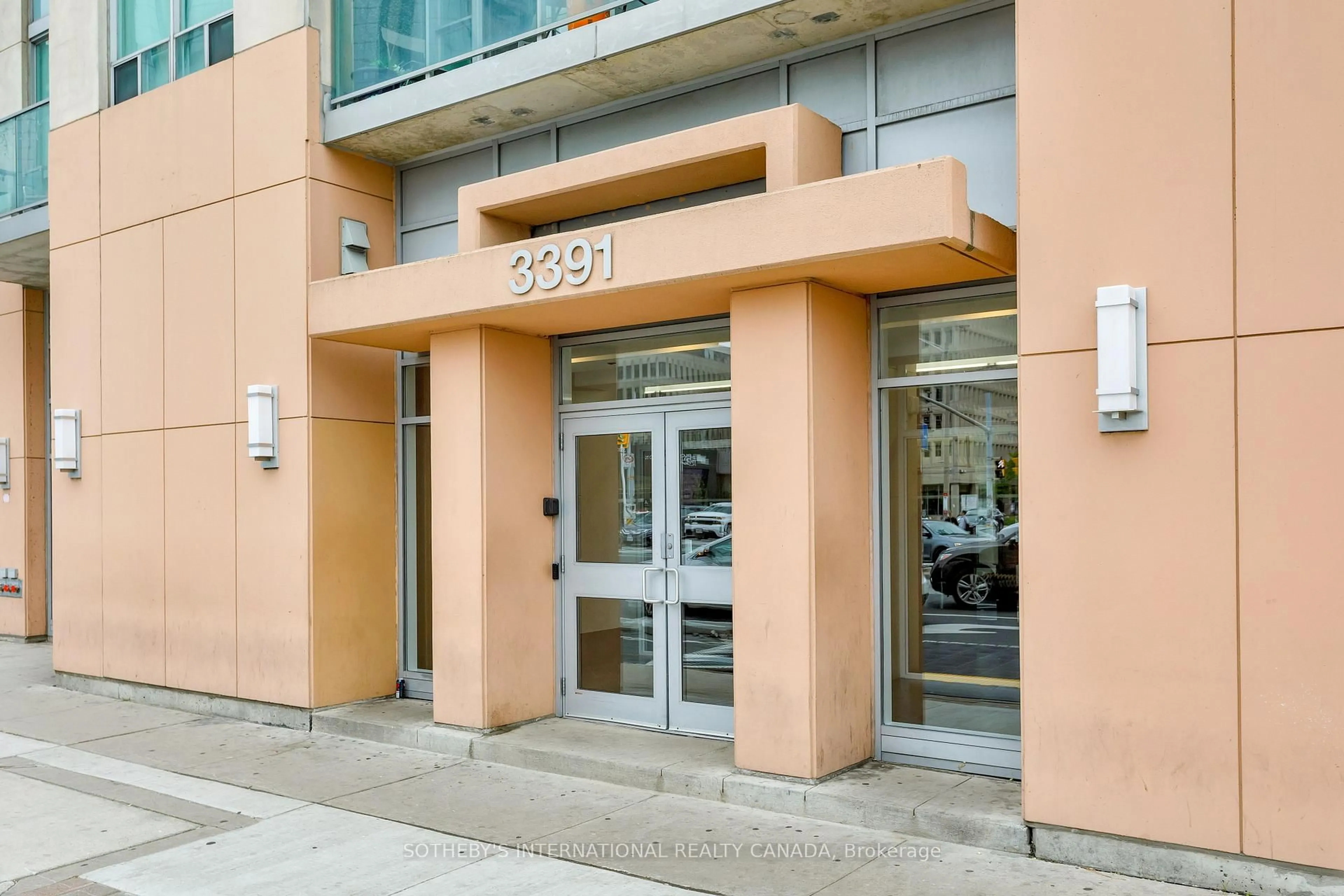 Indoor foyer for 3391 Bloor St #201, Toronto Ontario M8X 1G3