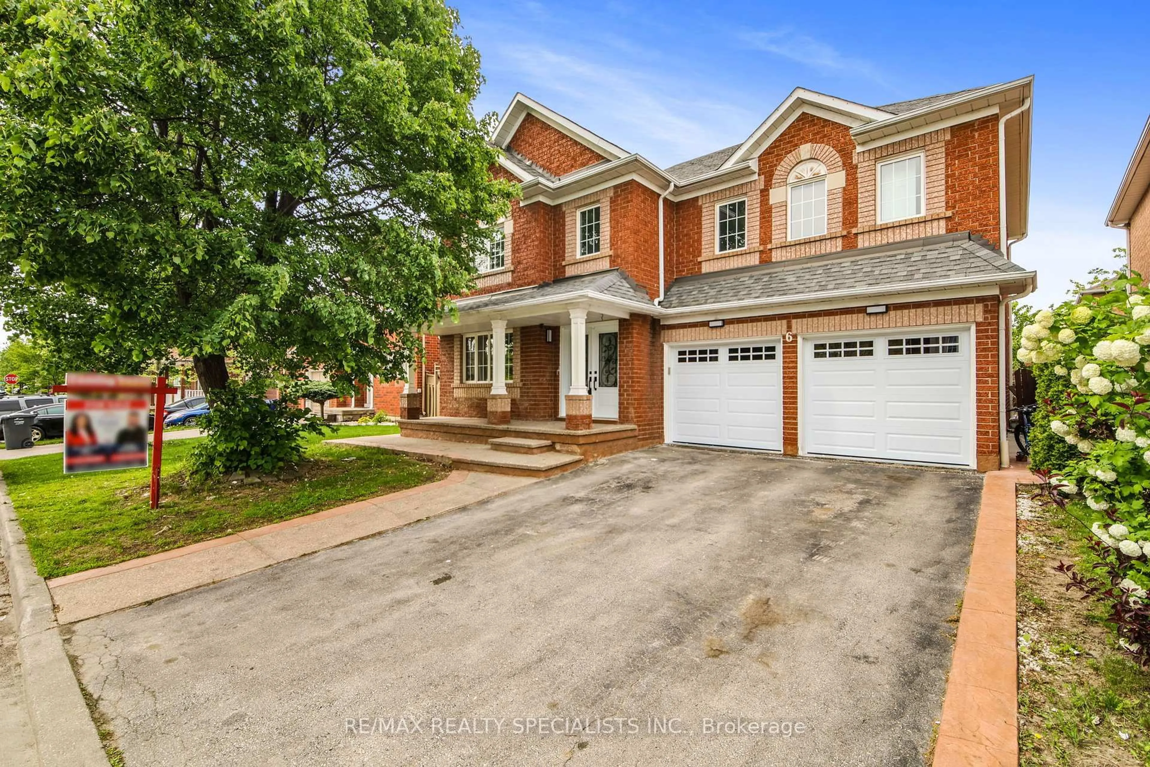 Home with brick exterior material, street for 6 Meadow Glade Rd, Brampton Ontario L6R 1Z7