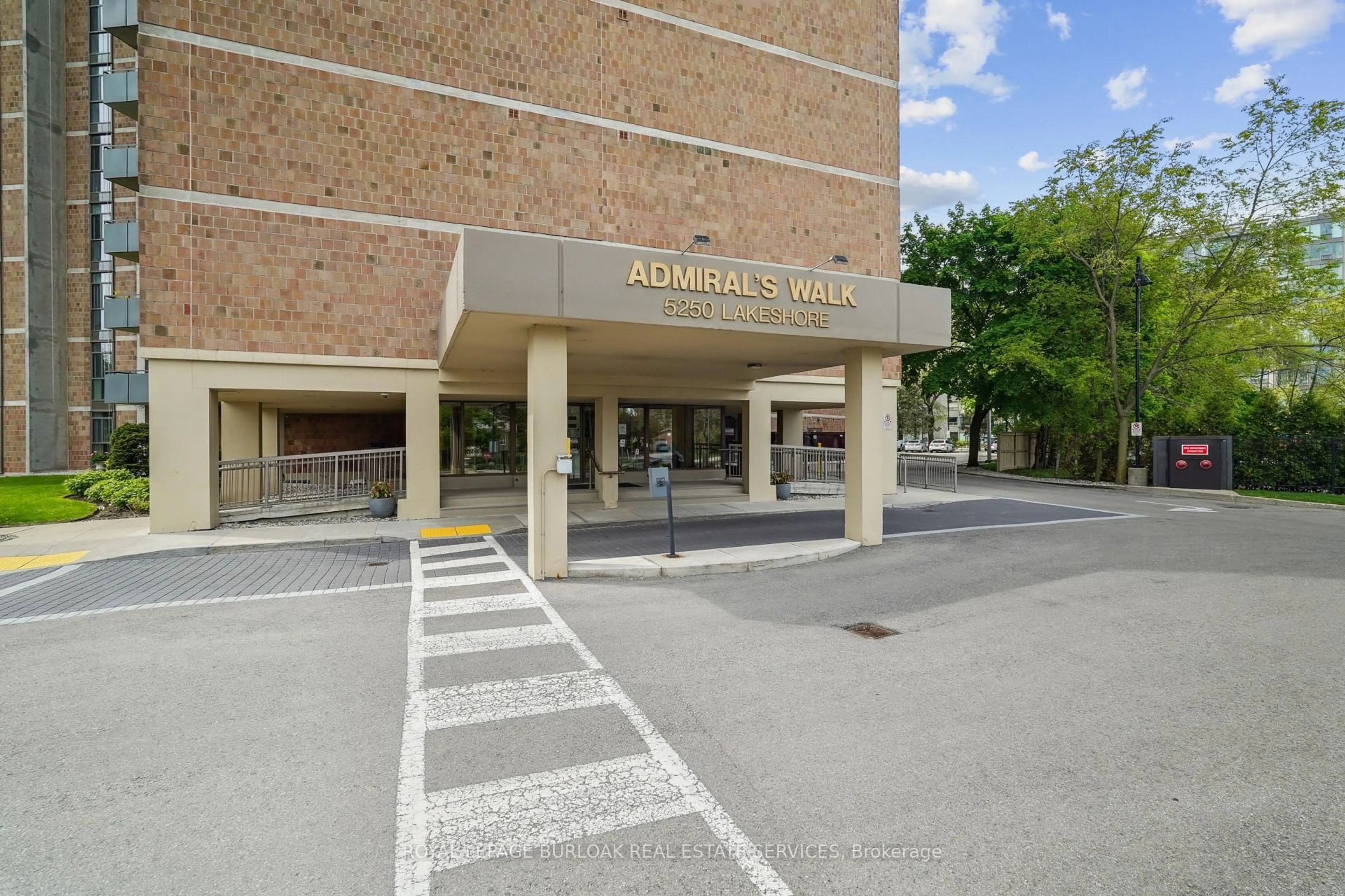 Unknown for 5250 Lakeshore Rd #106, Burlington Ontario L7L 5L2