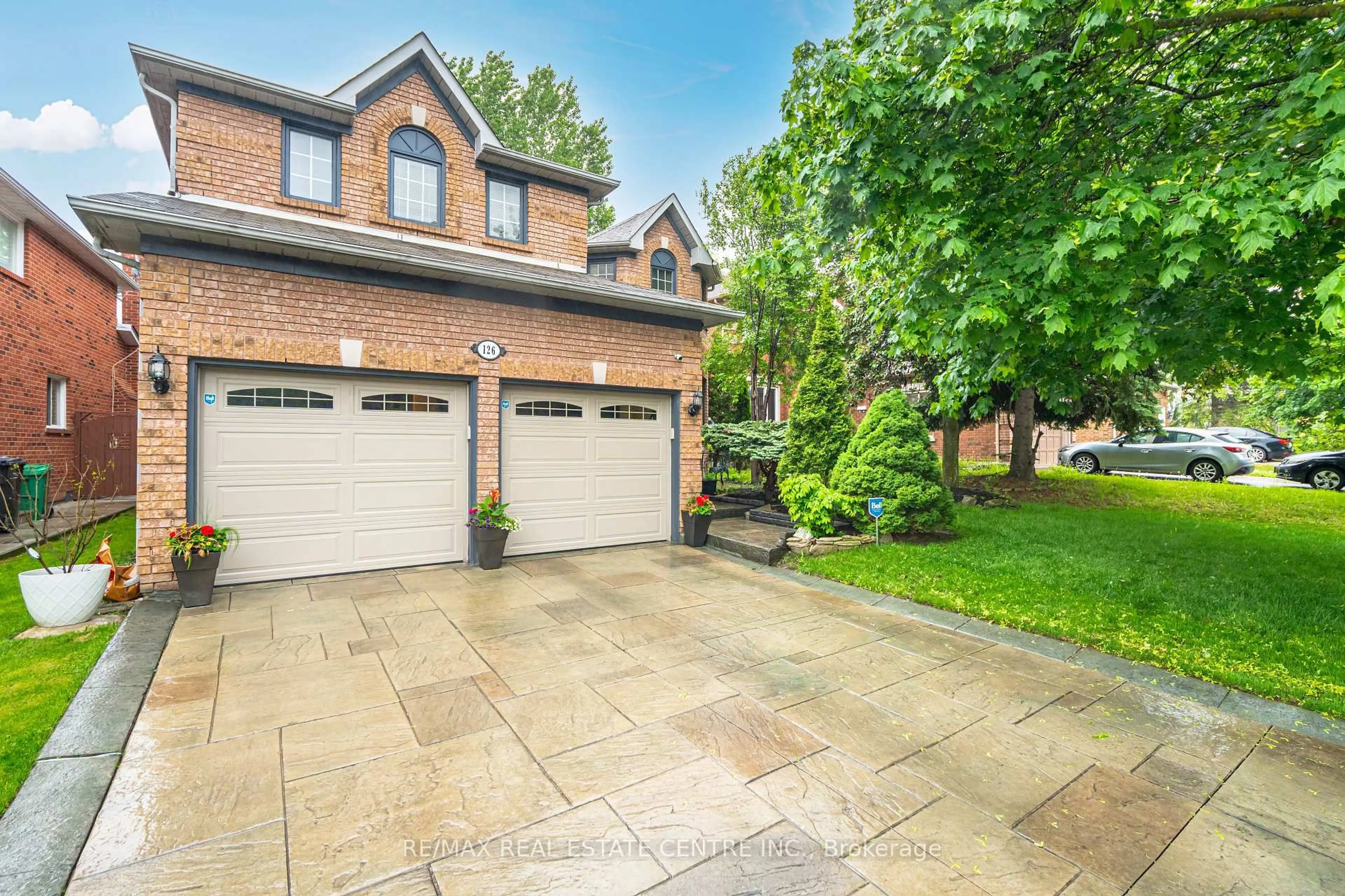 Home with brick exterior material, street for 126 Eagleridge Dr, Brampton Ontario L6R 1E3