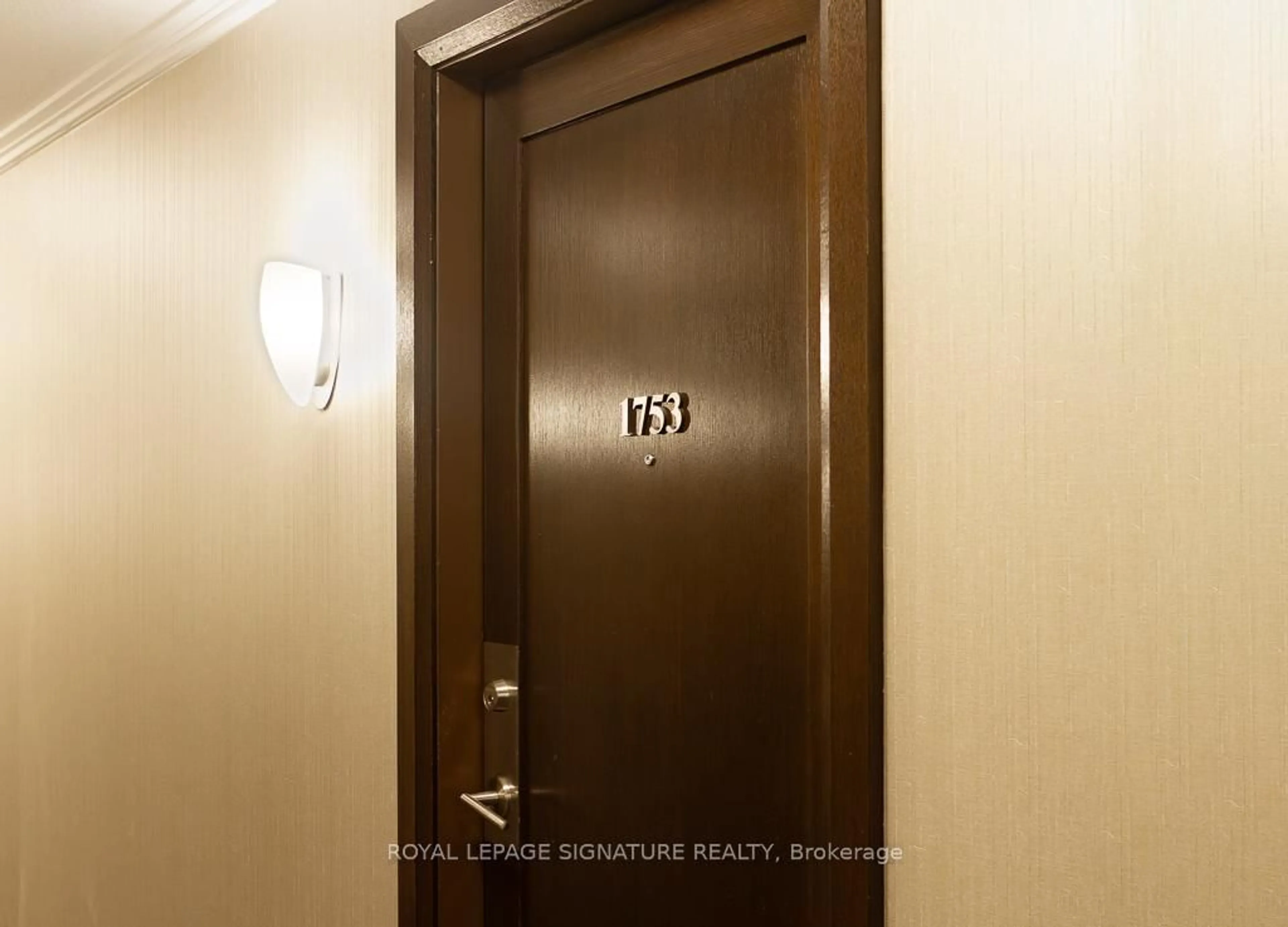 Indoor foyer for 25 Viking Lane #1753, Toronto Ontario M9B 0A1