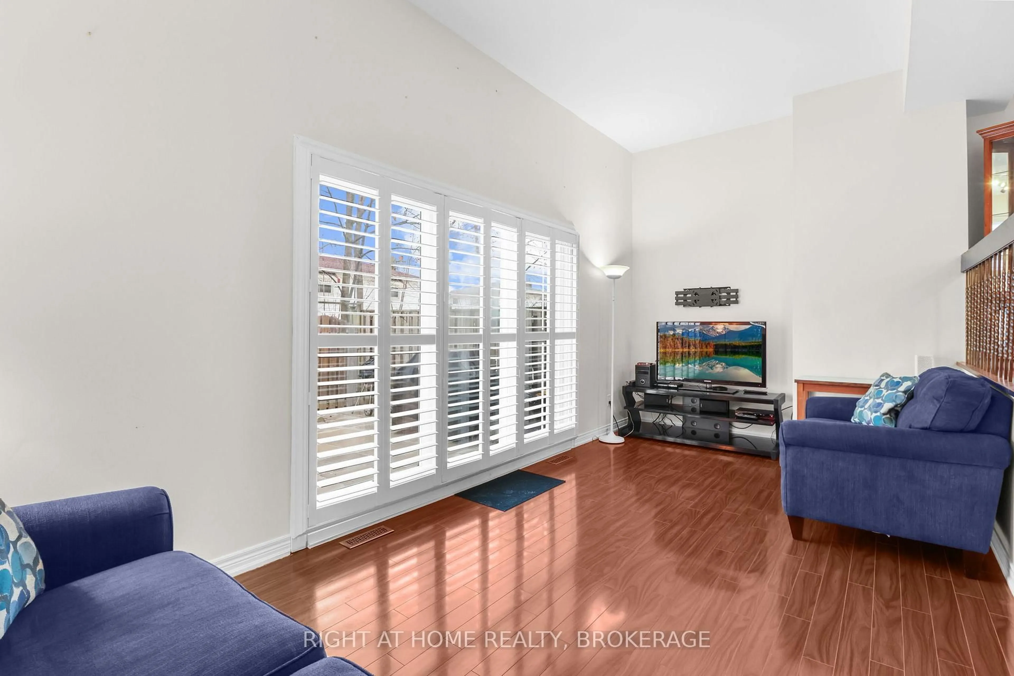Unknown for 400 Bloor St #100, Mississauga Ontario L5A 3M8