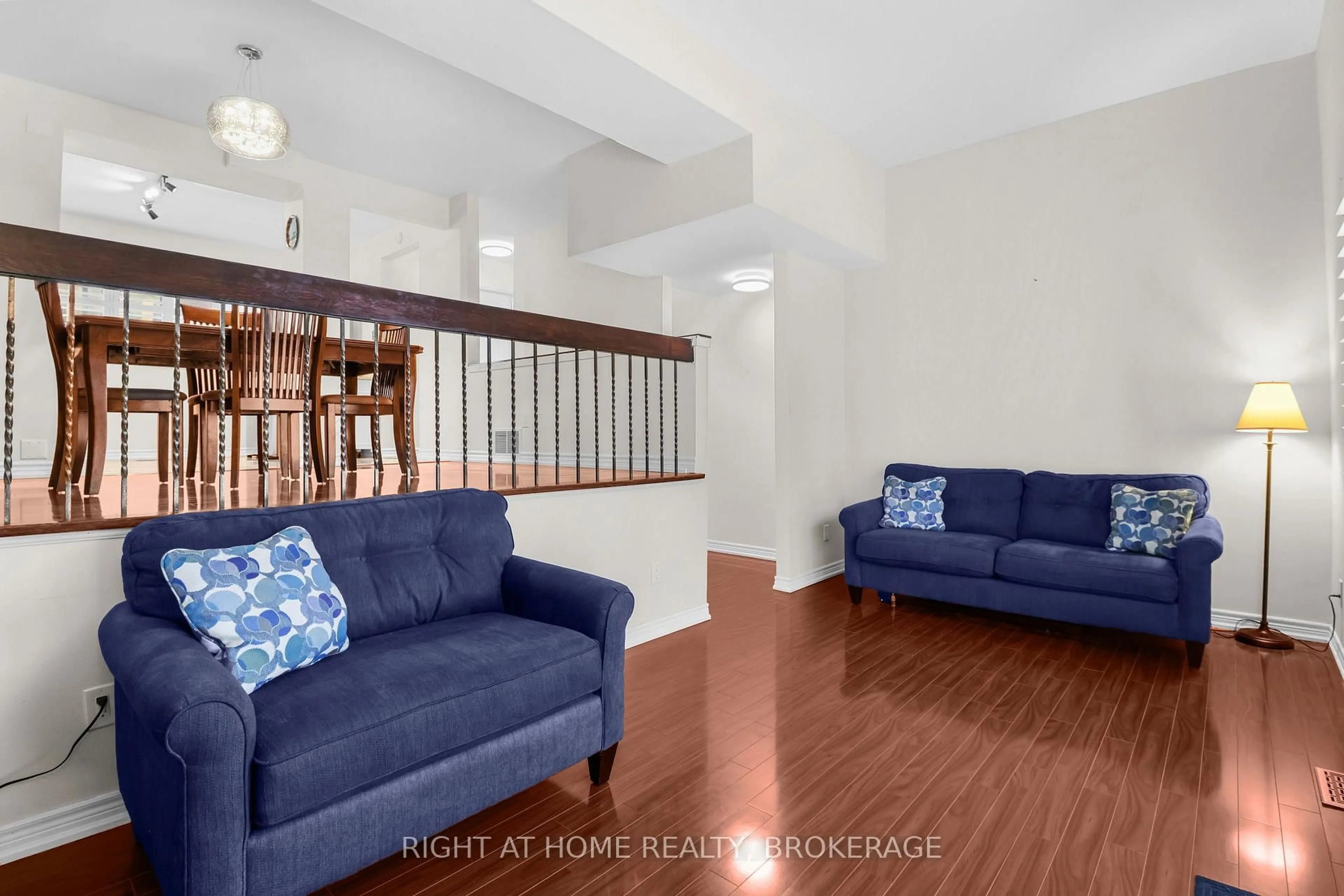 Living room with furniture, unknown for 400 Bloor St #100, Mississauga Ontario L5A 3M8