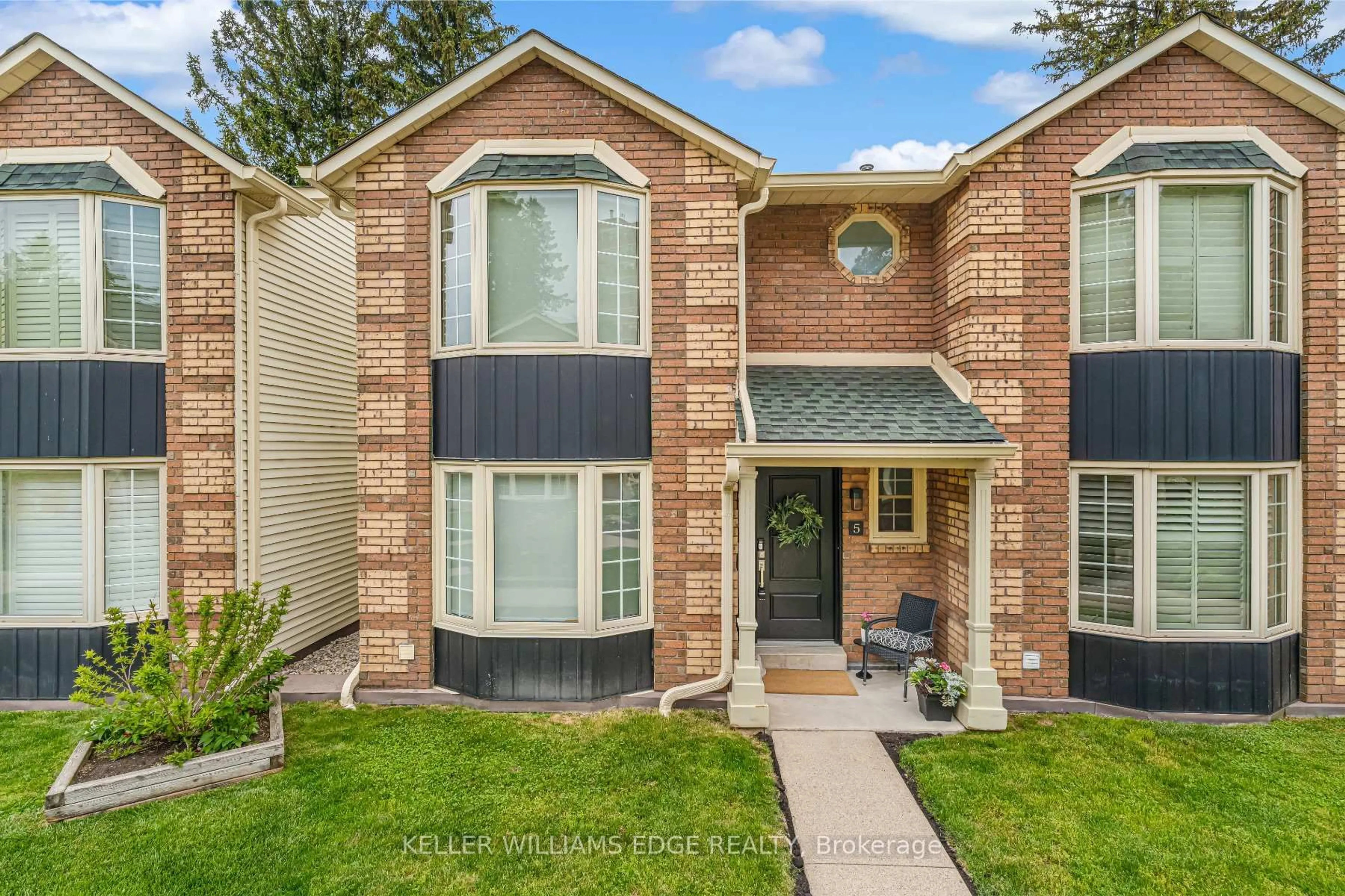 Home with brick exterior material, street for 955 King Rd #5, Burlington Ontario L7T 4J6