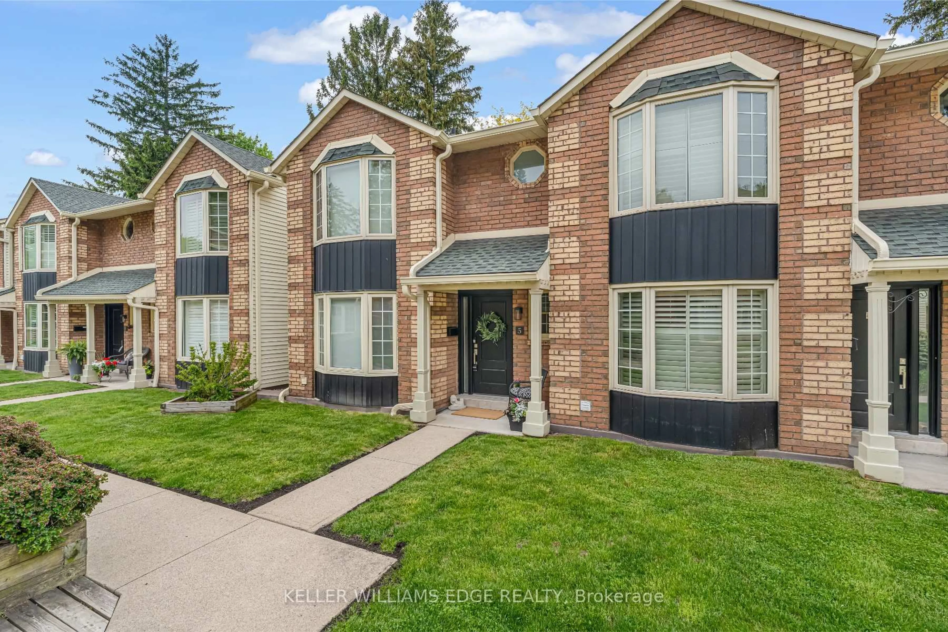 Home with brick exterior material, street for 955 King Rd #5, Burlington Ontario L7T 4J6