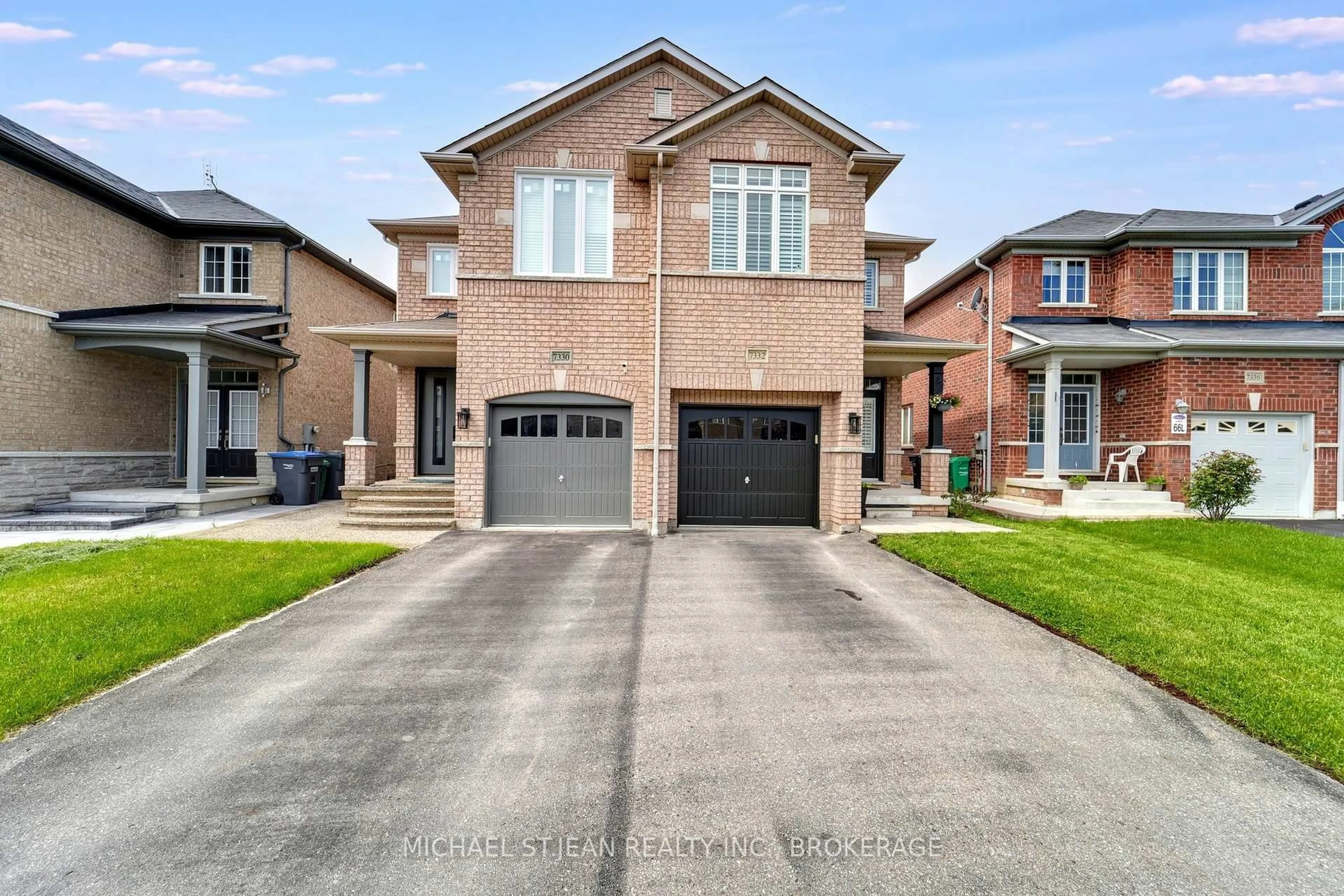 Home with brick exterior material, street for 7332 Golden Meadow Crt, Mississauga Ontario L5W 0B8