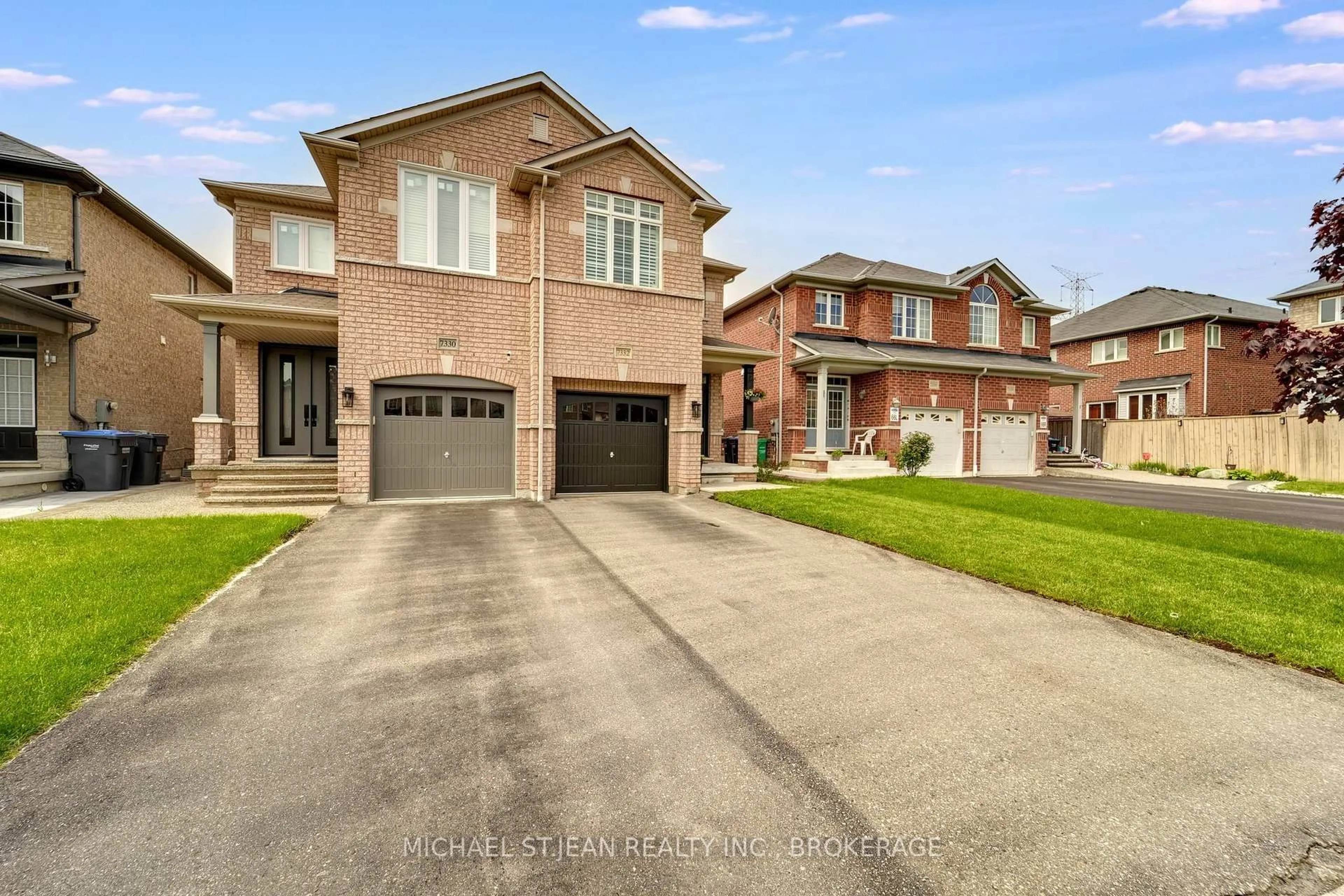 Home with brick exterior material, street for 7332 Golden Meadow Crt, Mississauga Ontario L5W 0B8