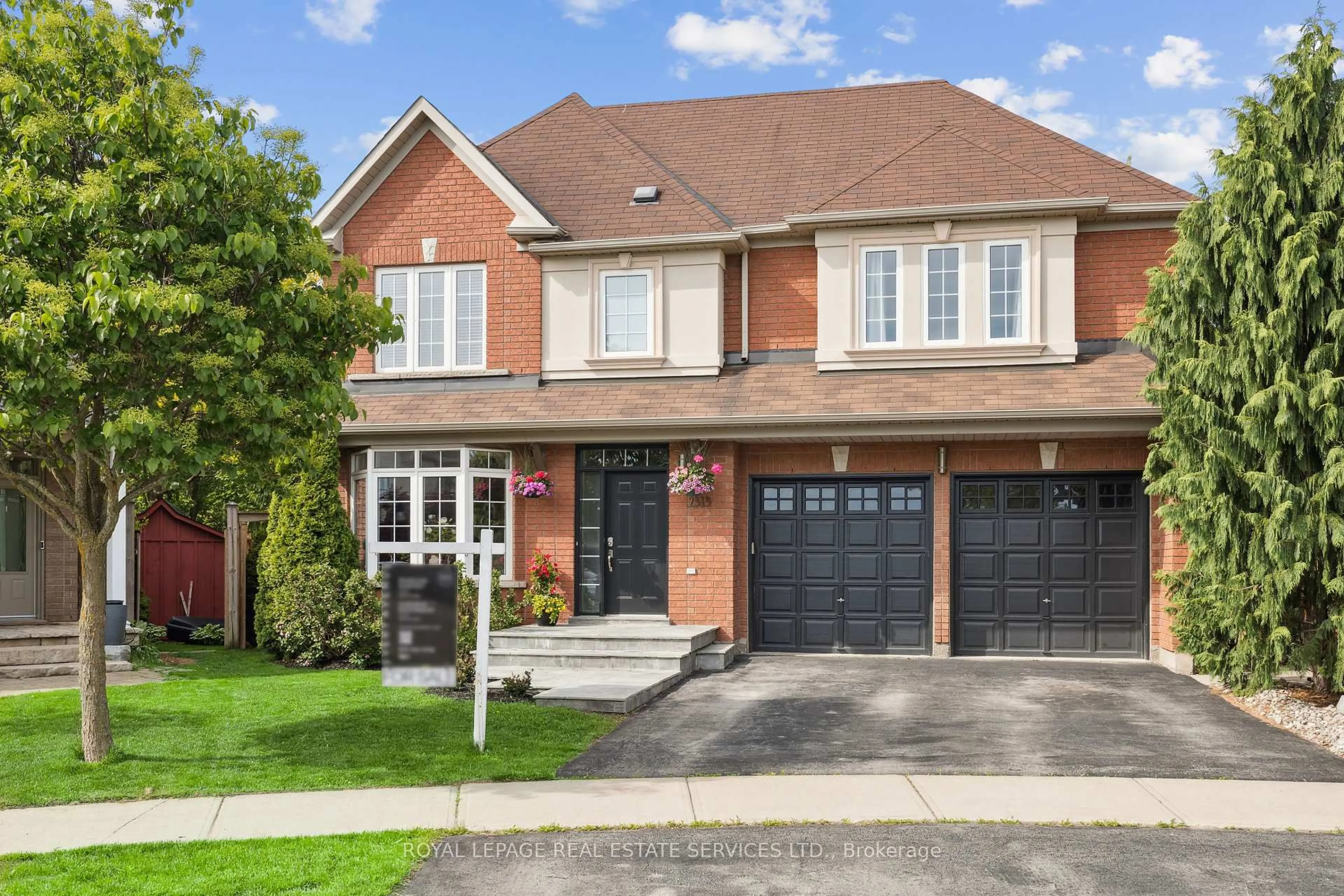 Home with brick exterior material, street for 2313 Blue Oak Circ, Oakville Ontario L6M 5J3