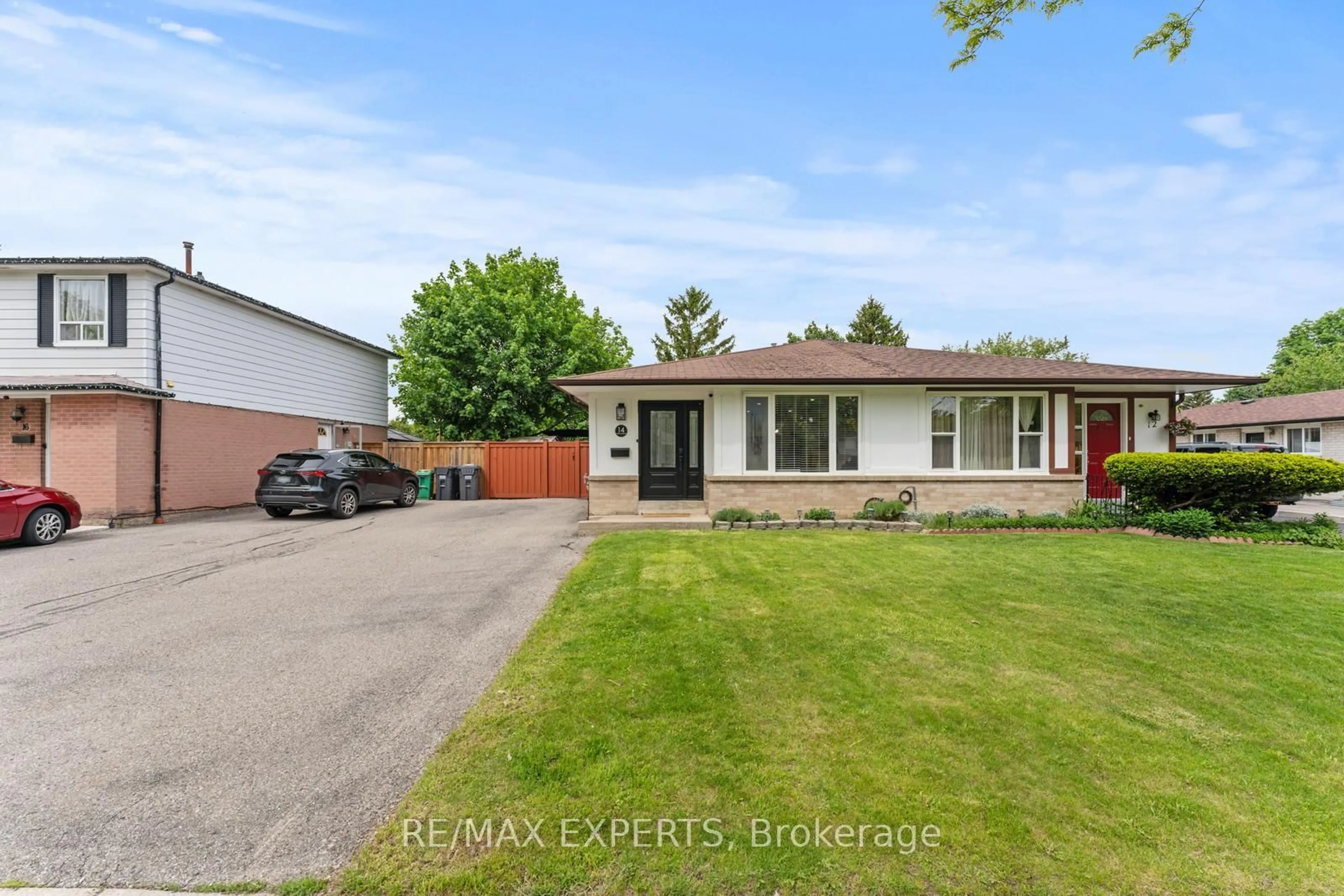 A pic from outside/outdoor area/front of a property/back of a property/a pic from drone, street for 14 Graymar Rd, Brampton Ontario L6S 1Z8