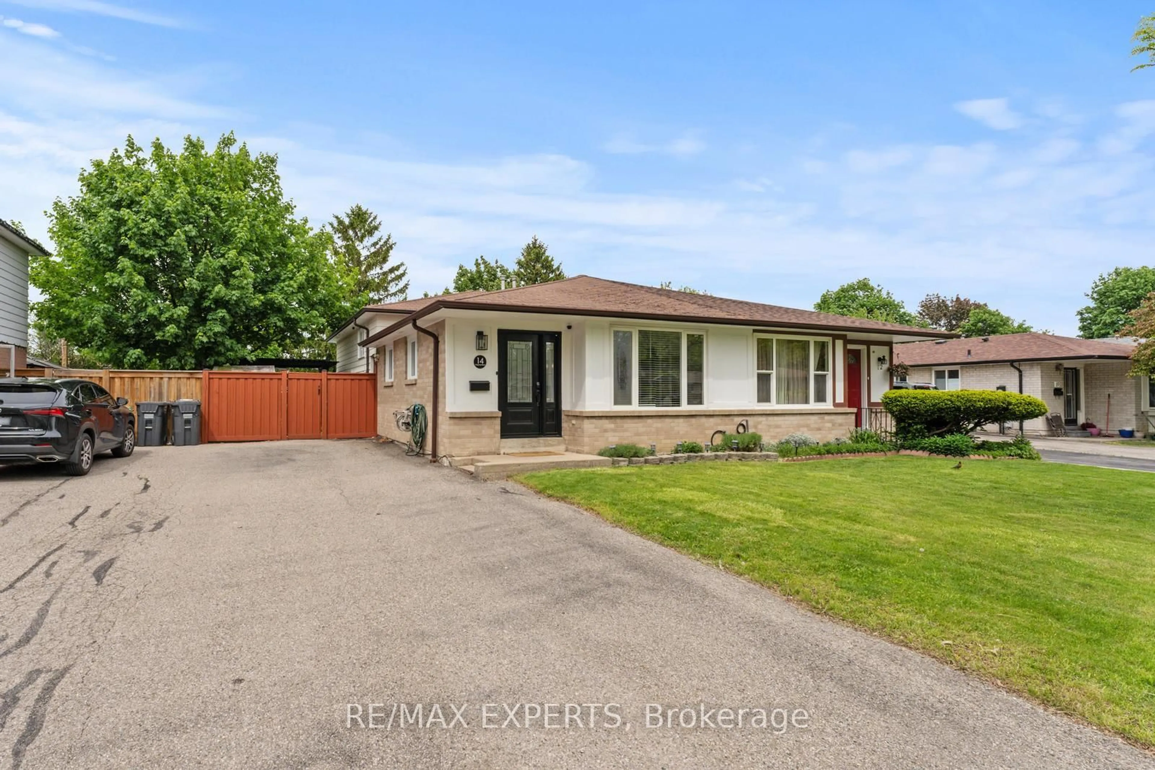 A pic from outside/outdoor area/front of a property/back of a property/a pic from drone, street for 14 Graymar Rd, Brampton Ontario L6S 1Z8