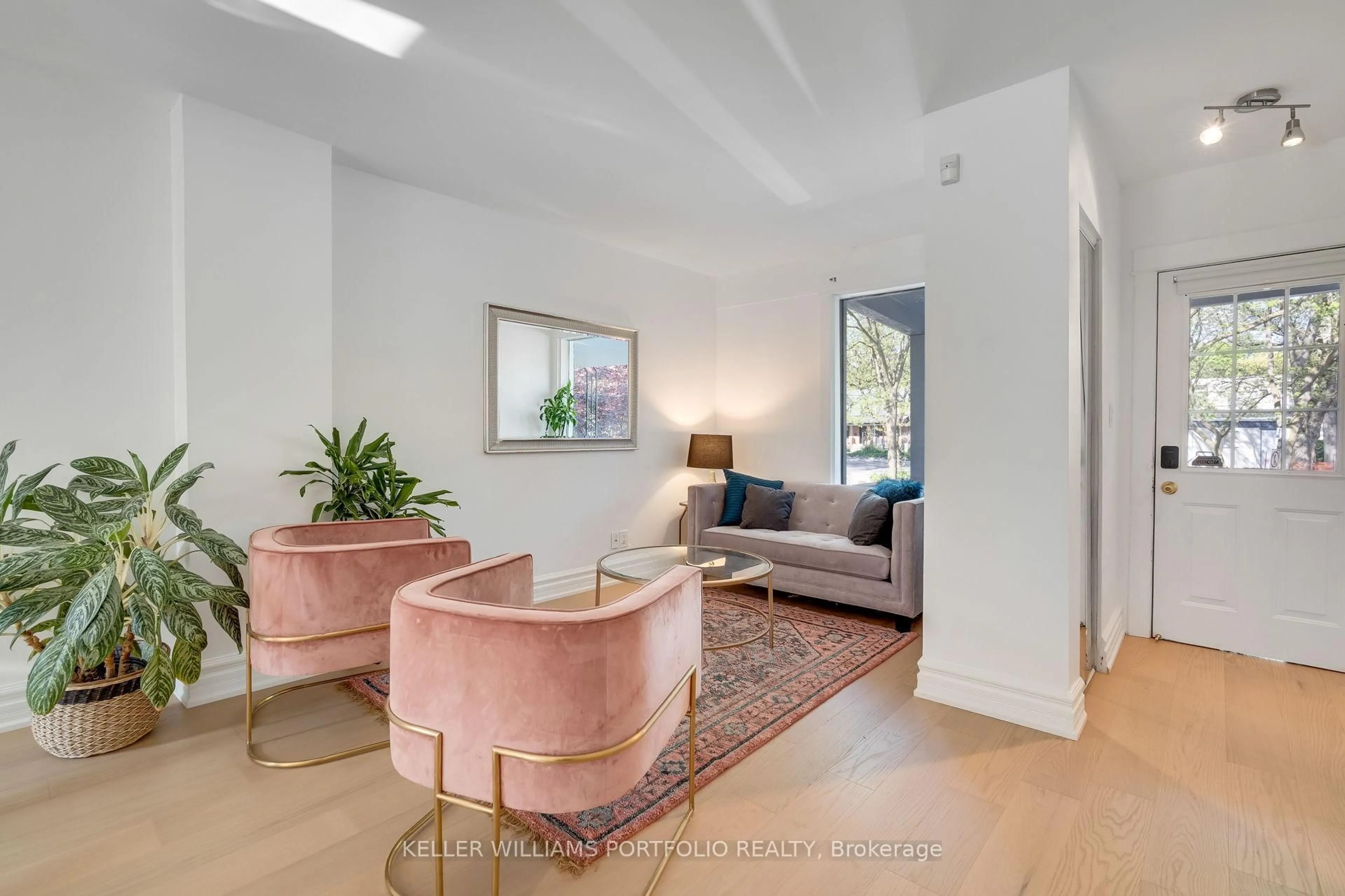 Living room with furniture, unknown for 166 Gilmour Ave, Toronto Ontario M6P 3B3
