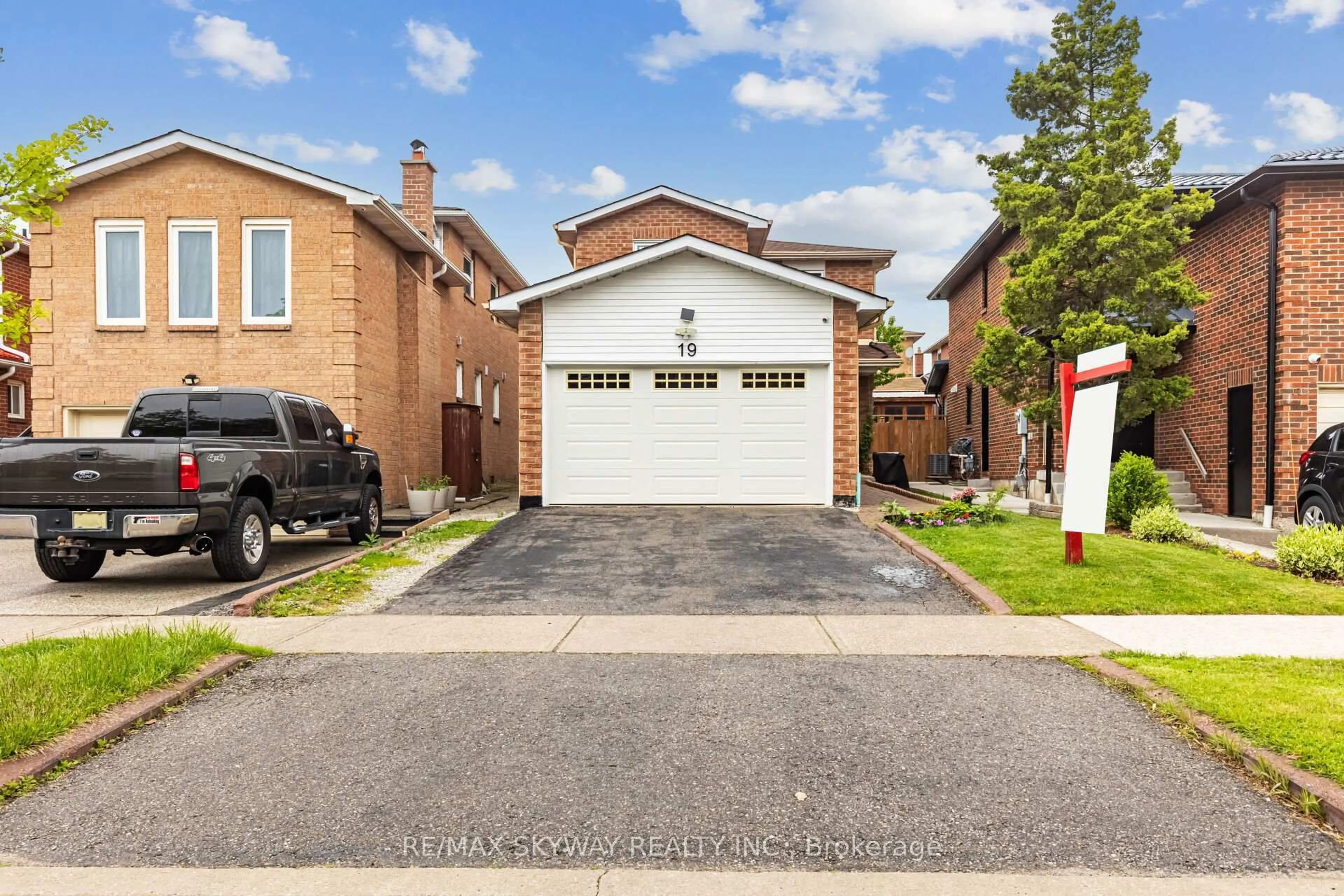 Home with brick exterior material, street for 19 Alabaster Dr, Brampton Ontario L6V 4E5