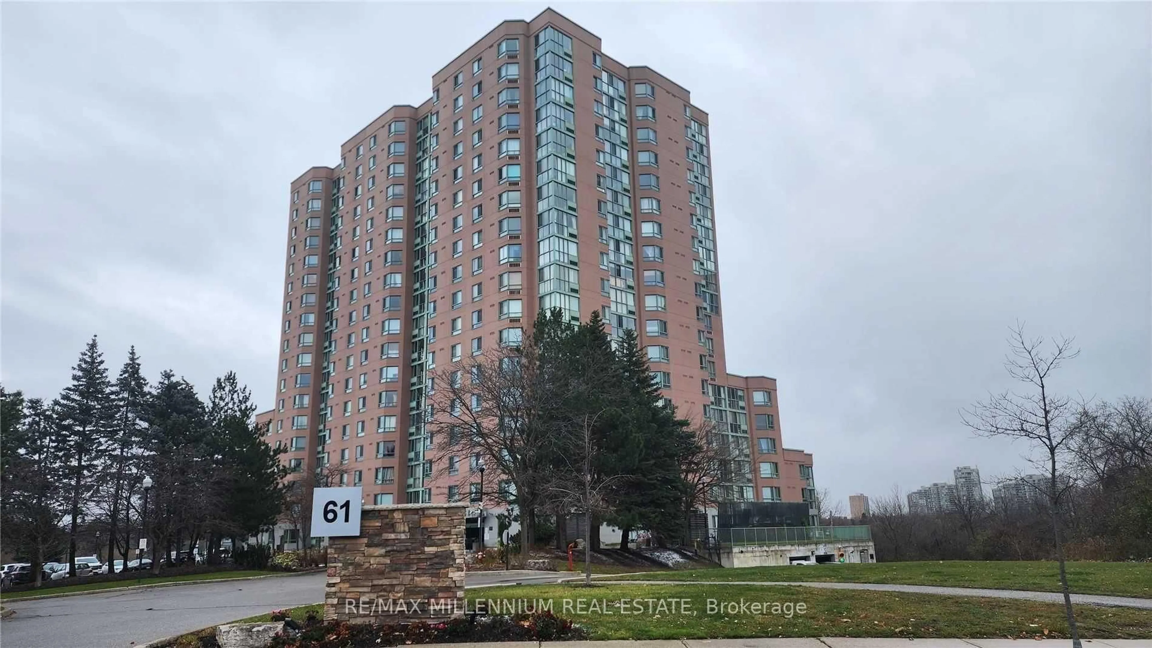 Indoor foyer for 61 Markbrook Lane #811, Toronto Ontario M9V 5E7