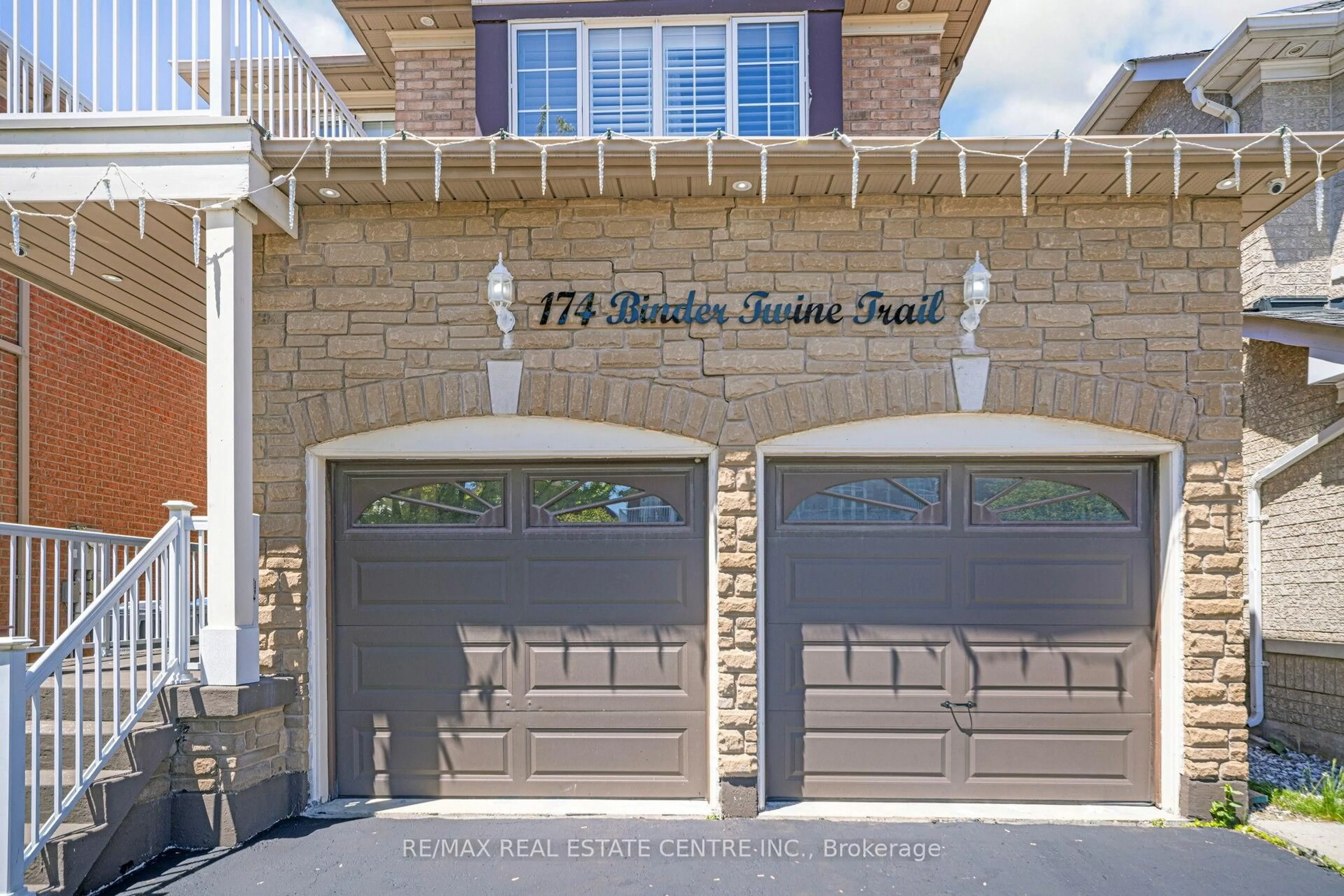 Indoor garage for 174 Binder Twine Tr, Brampton Ontario L6X 4V6