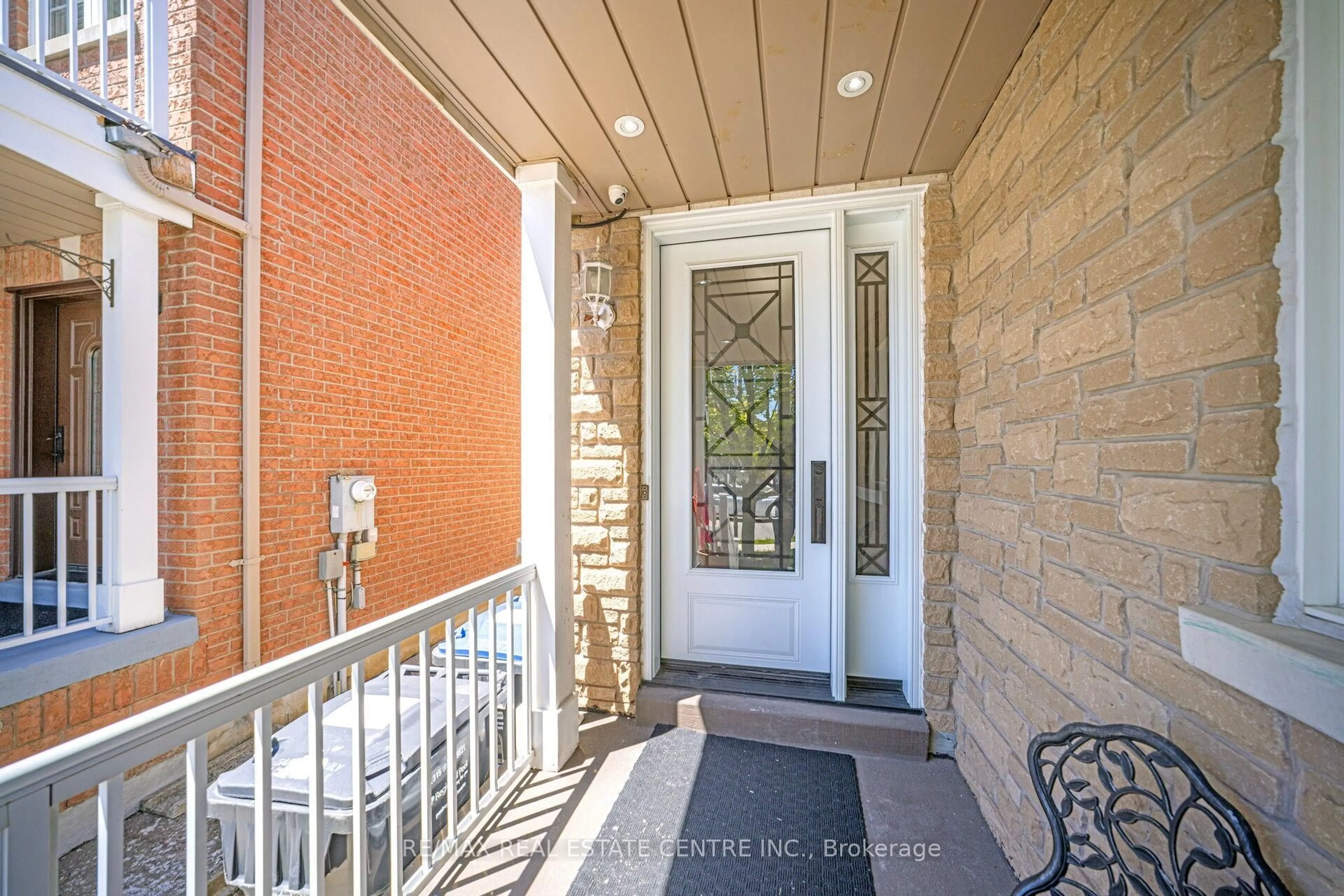 Indoor entryway for 174 Binder Twine Tr, Brampton Ontario L6X 4V6