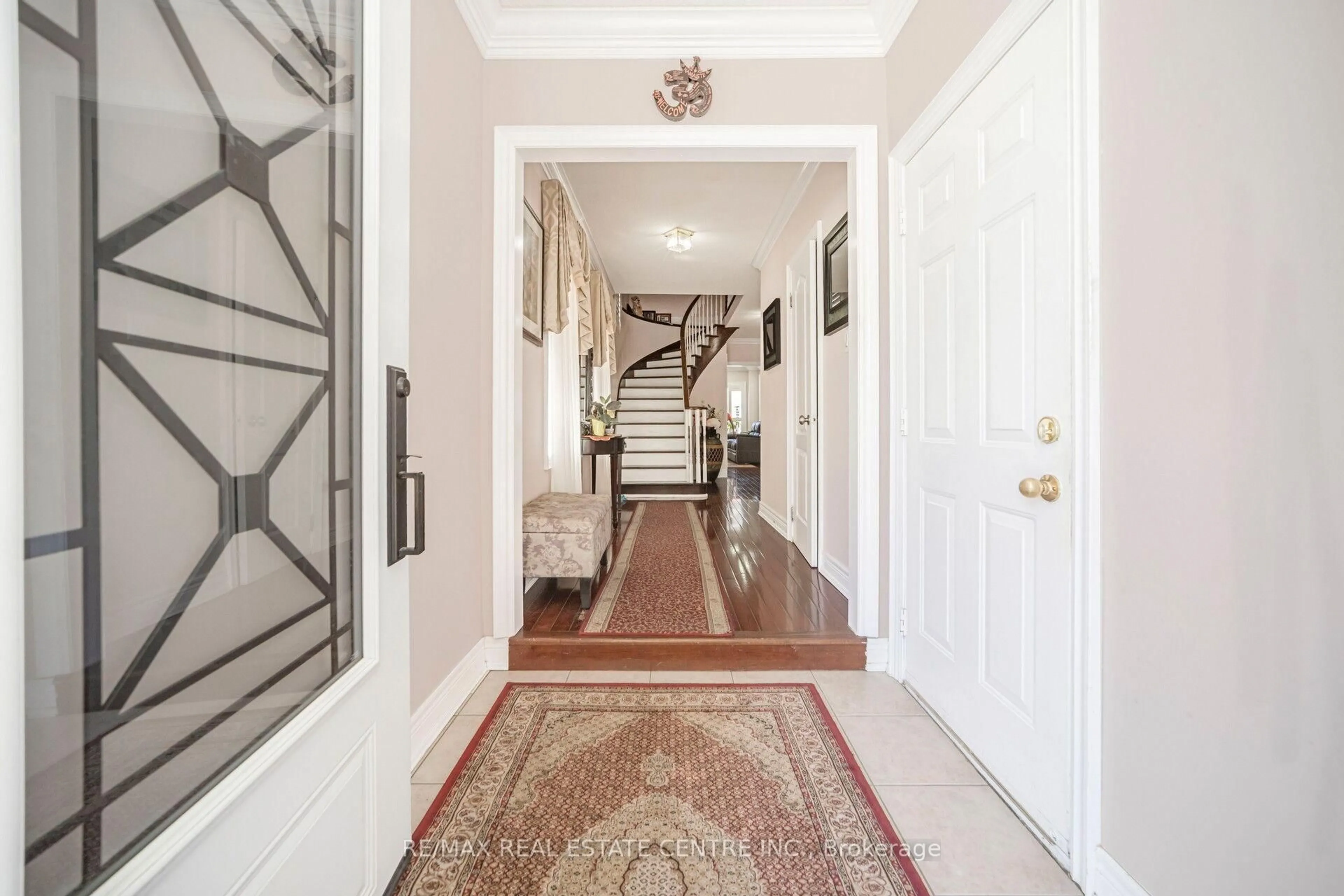 Indoor foyer for 174 Binder Twine Tr, Brampton Ontario L6X 4V6