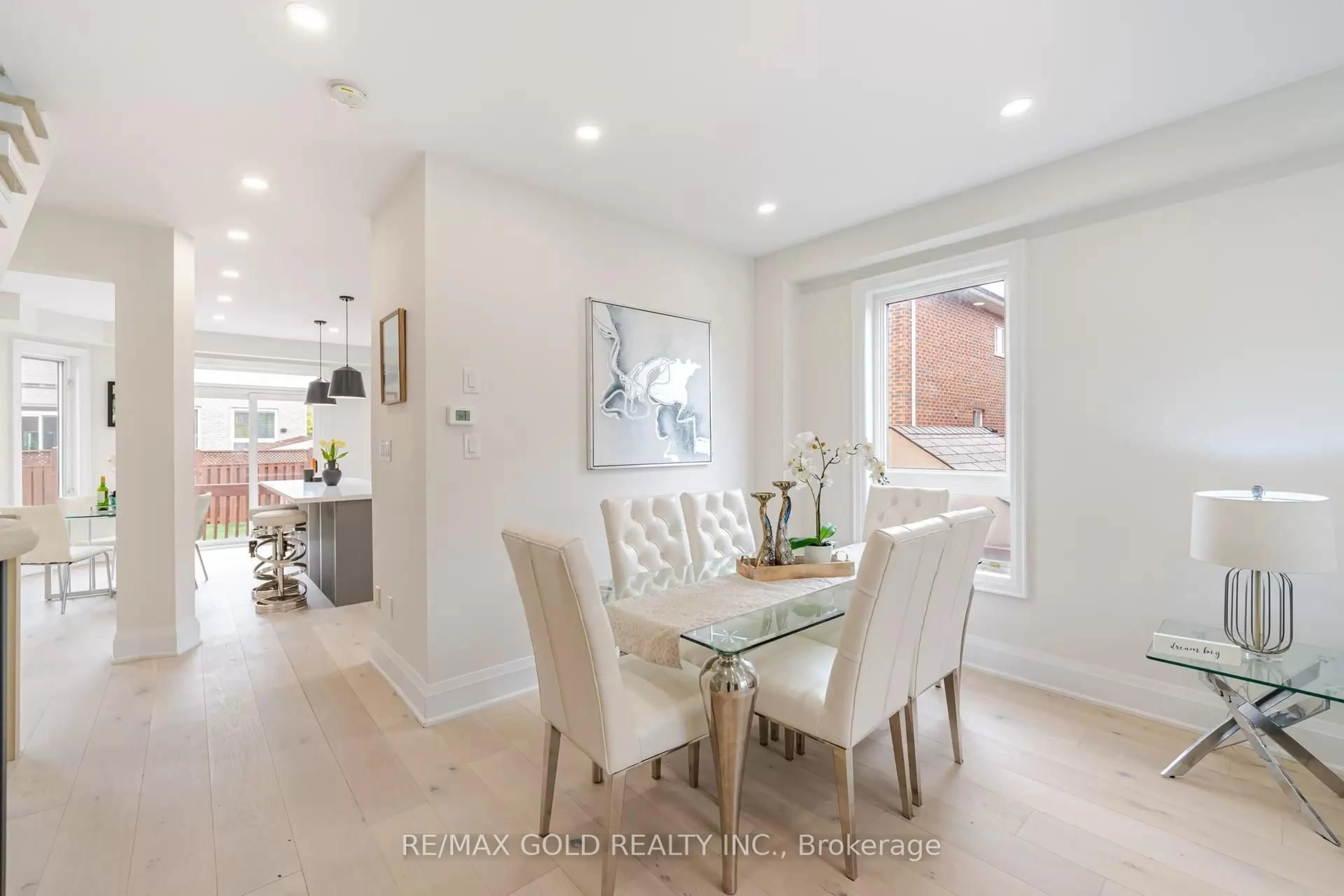 Dining room, unknown for 4 Nomad Cres, Brampton Ontario L6Y 5N5
