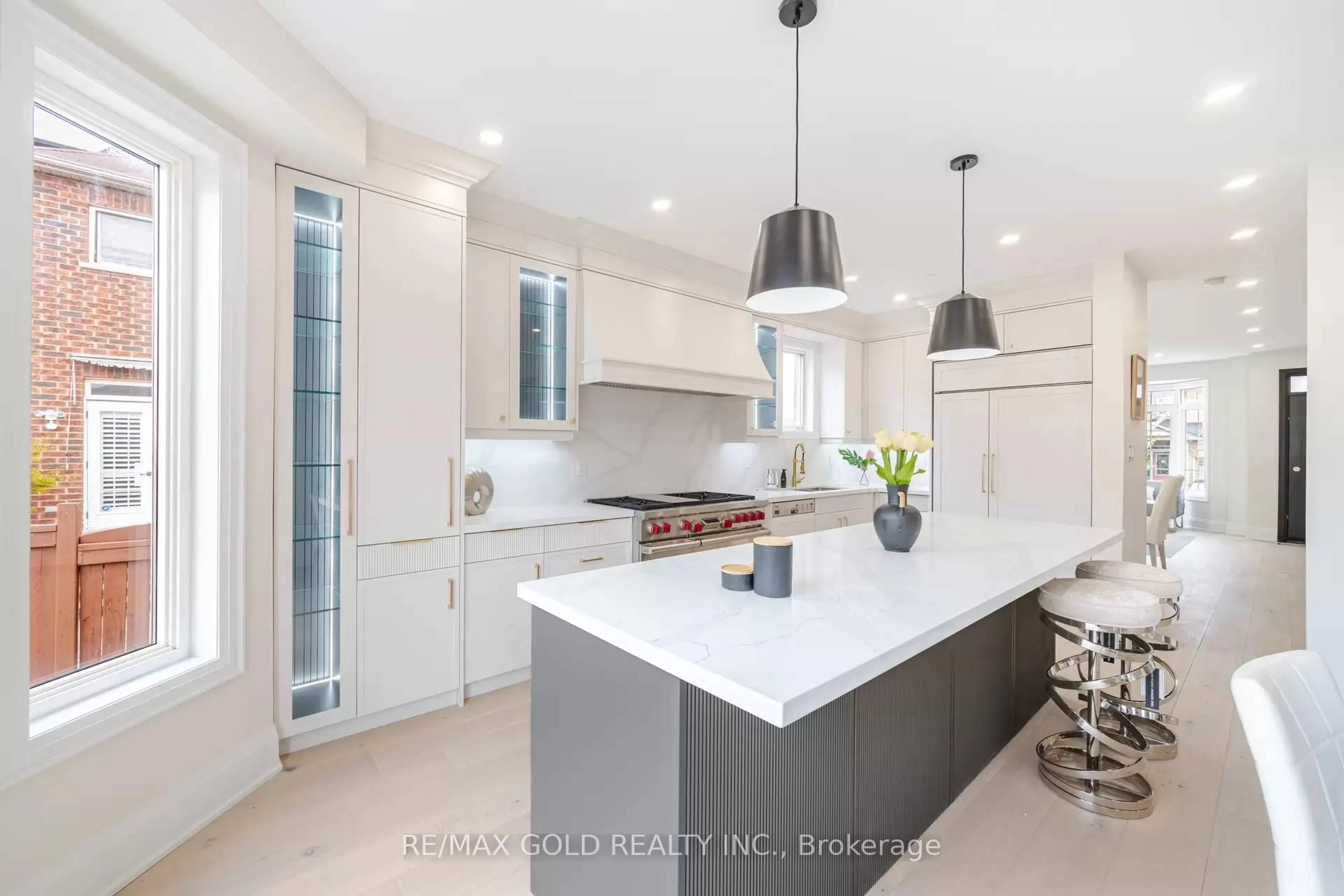 Contemporary kitchen, ceramic/tile floor for 4 Nomad Cres, Brampton Ontario L6Y 5N5