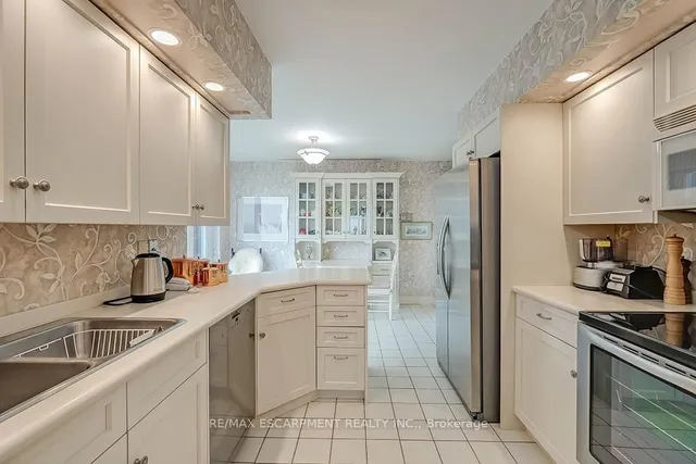 Additional property image - 2220 Lakeshore Rd Unit 23