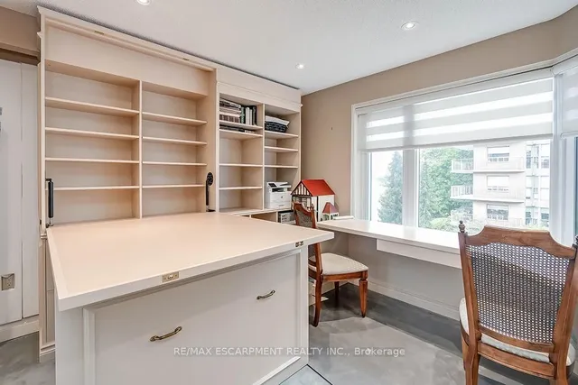 Additional property image - 2220 Lakeshore Rd Unit 23
