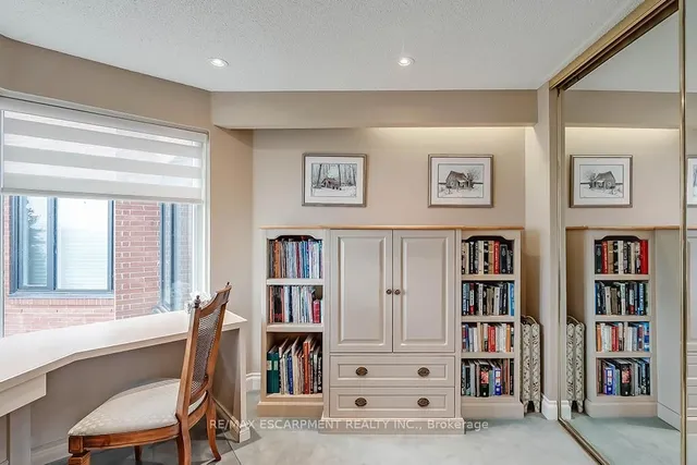 Additional property image - 2220 Lakeshore Rd Unit 23