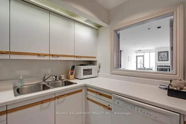 Additional property image - 2220 Lakeshore Rd Unit 23