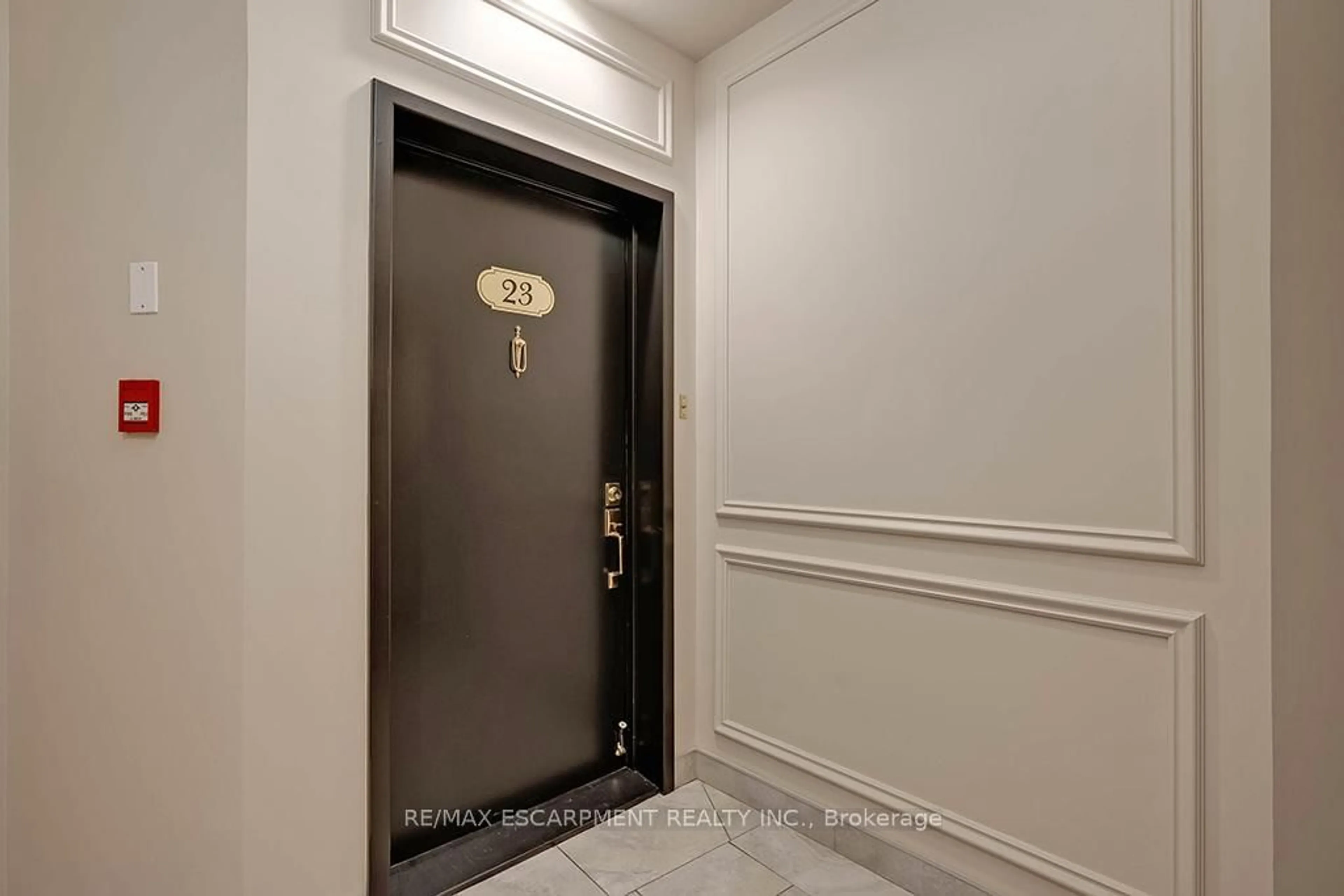 Unknown for 2220 Lakeshore Rd #23, Burlington Ontario L7R 4G7