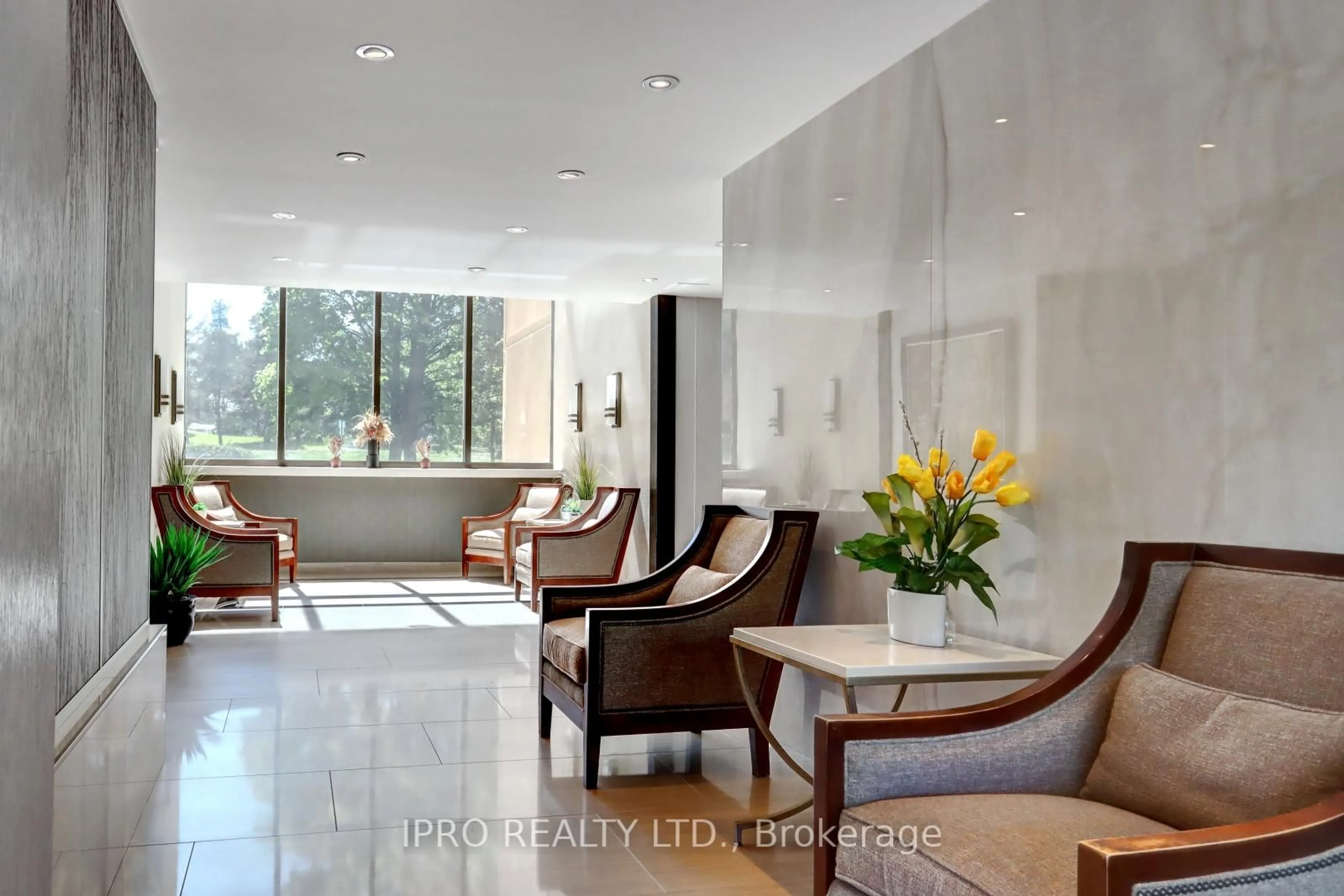 Lobby for 6500 Montevideo Rd #303, Mississauga Ontario L5N 3T6