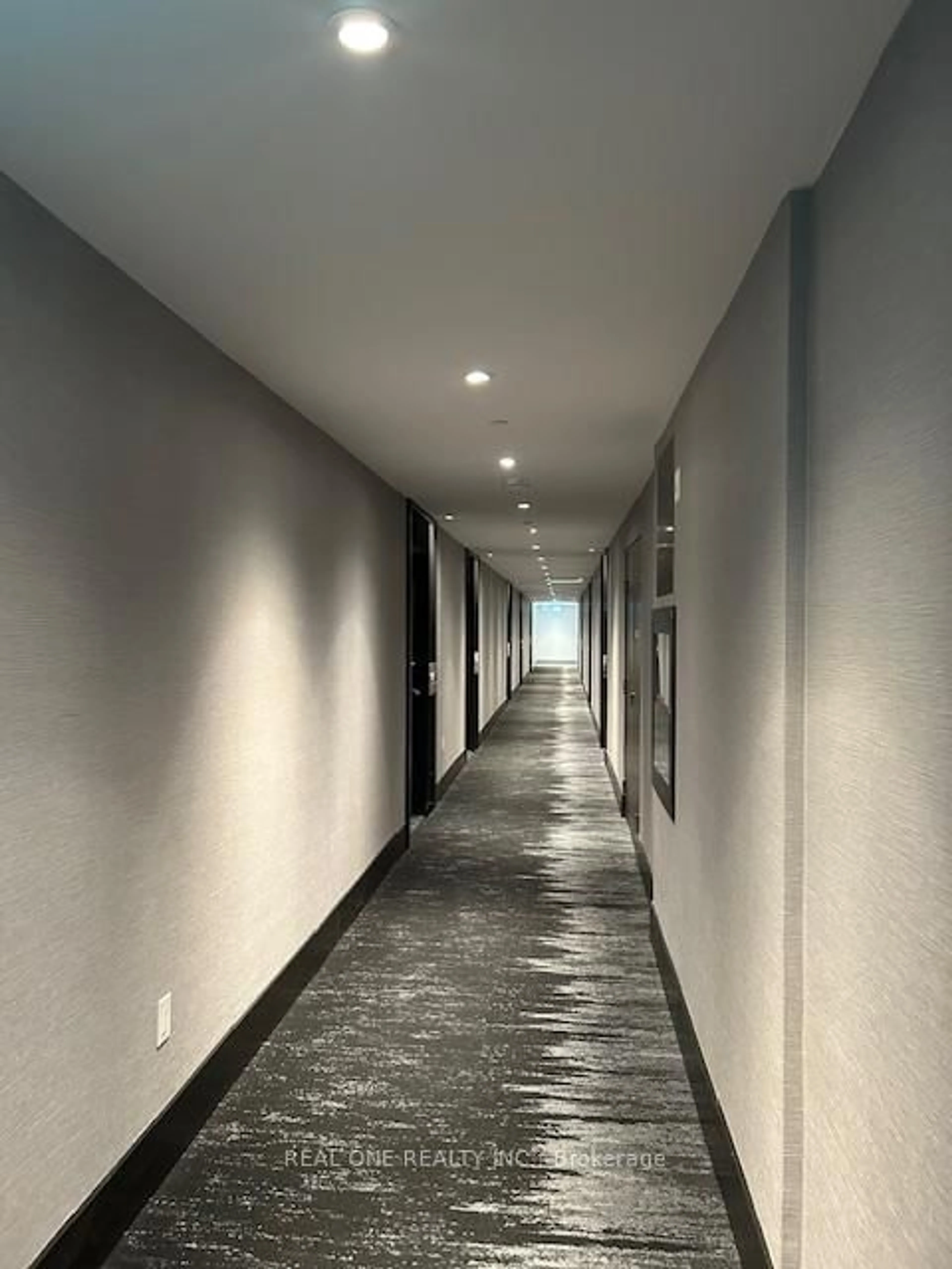 Indoor foyer for 2450 Old Bronte Rd #644, Oakville Ontario L6M 5P6
