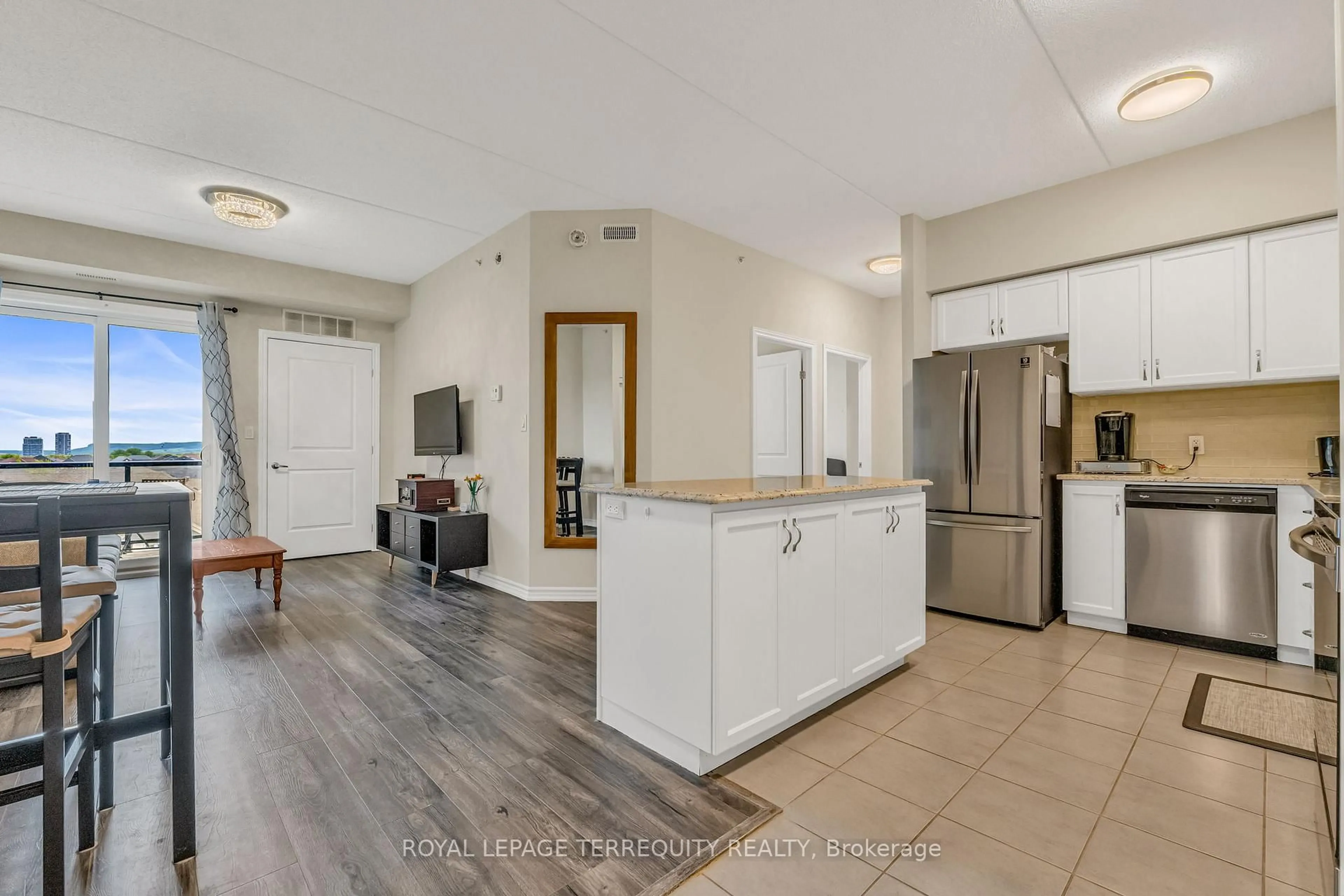 Open concept kitchen, ceramic/tile floor for 650 Sauve St #412, Milton Ontario L9T 9A8