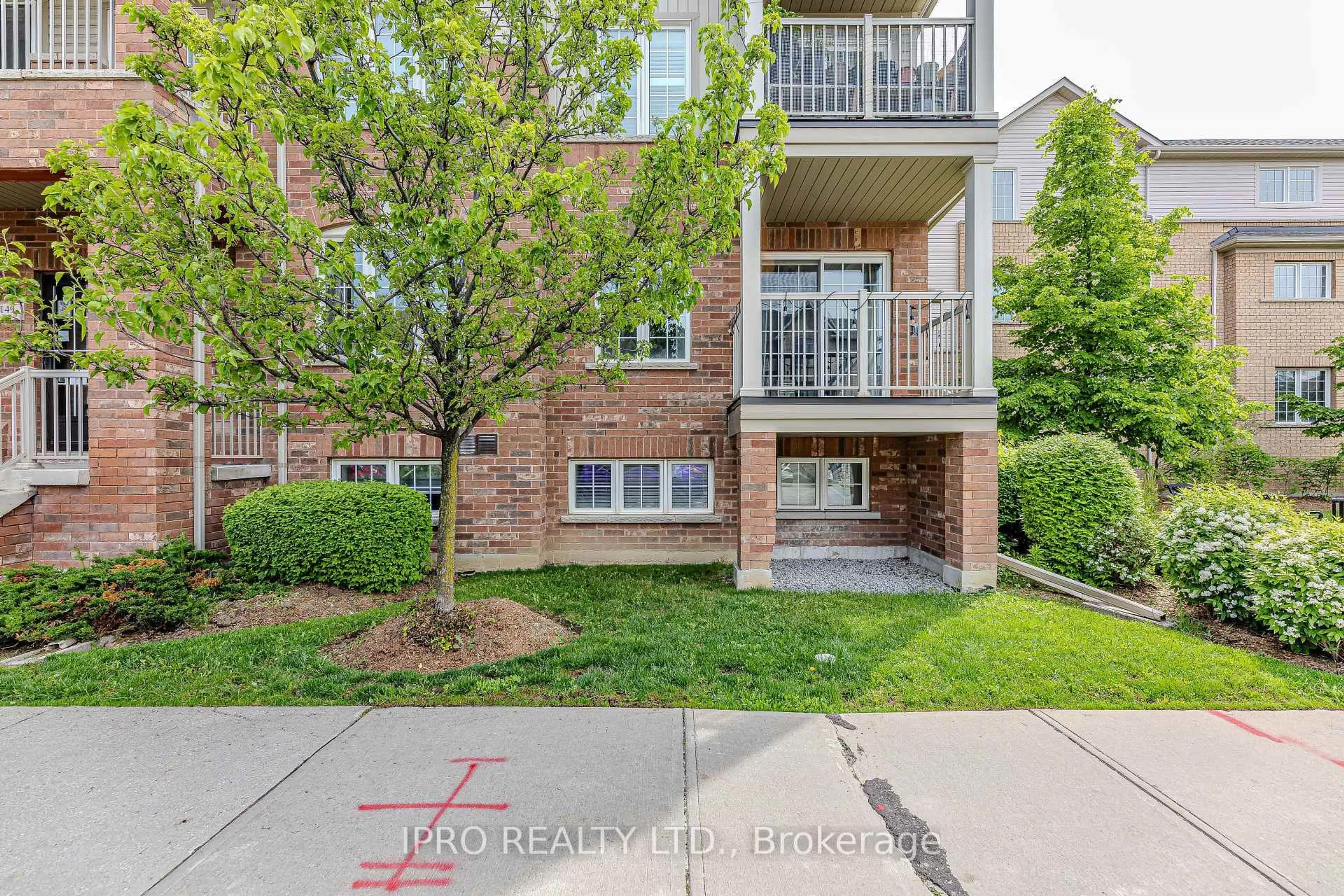 A pic from outside/outdoor area/front of a property/back of a property/a pic from drone, unknown for 149 Isaac Devins Blvd #5, Toronto Ontario M9M 0C5
