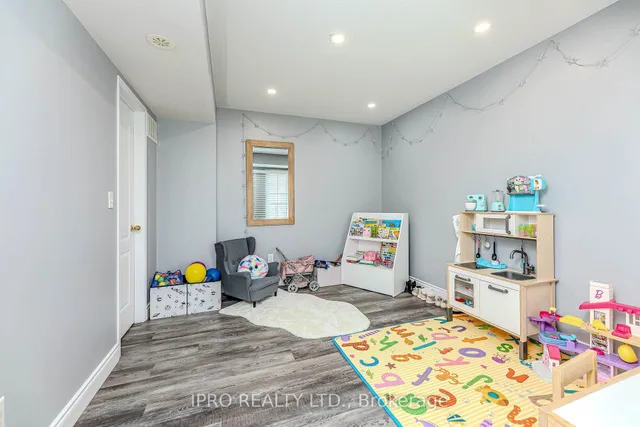 Additional image 30 of 149 Isaac Devins Blvd Unit 5