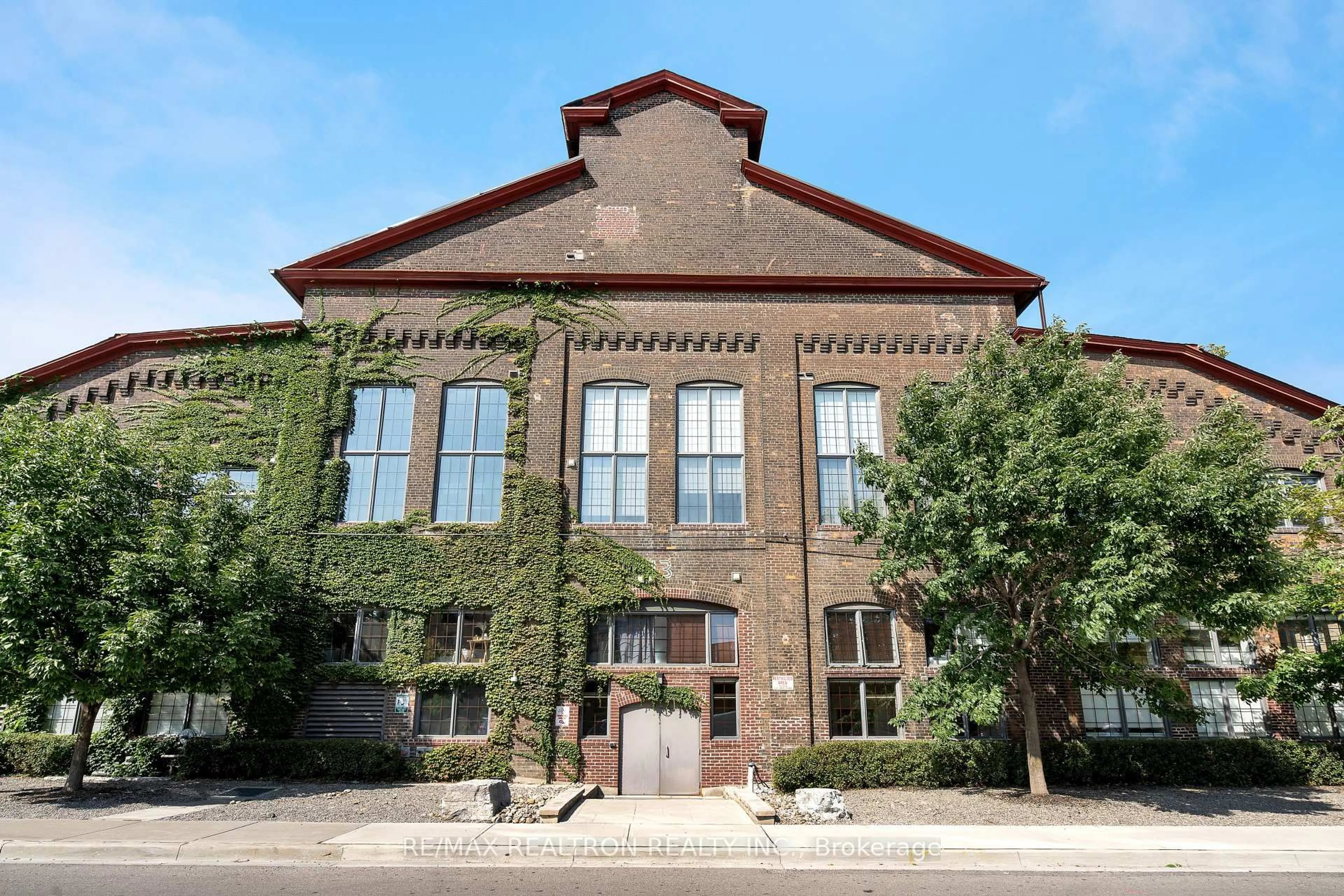 Home with brick exterior material, building for 1100 Lansdowne Ave #307, Toronto Ontario M6H 4K1