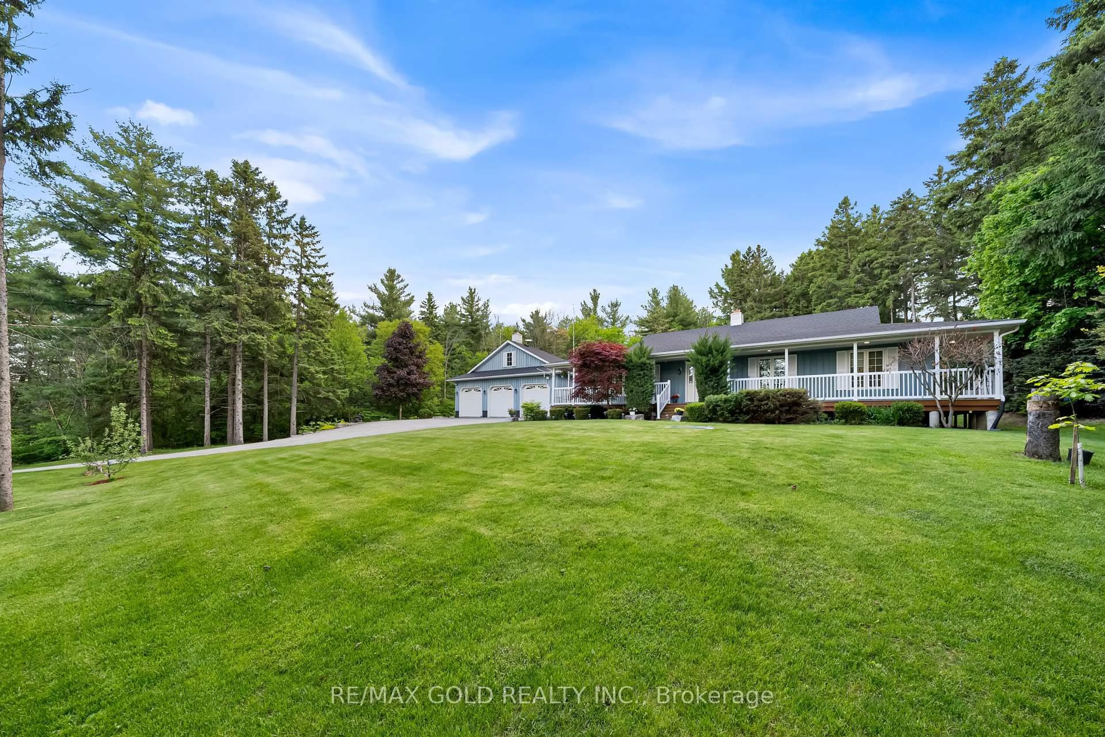 A pic from outside/outdoor area/front of a property/back of a property/a pic from drone, unknown for 15252 Chinguacousy Rd, Caledon Ontario L7C 1Z7