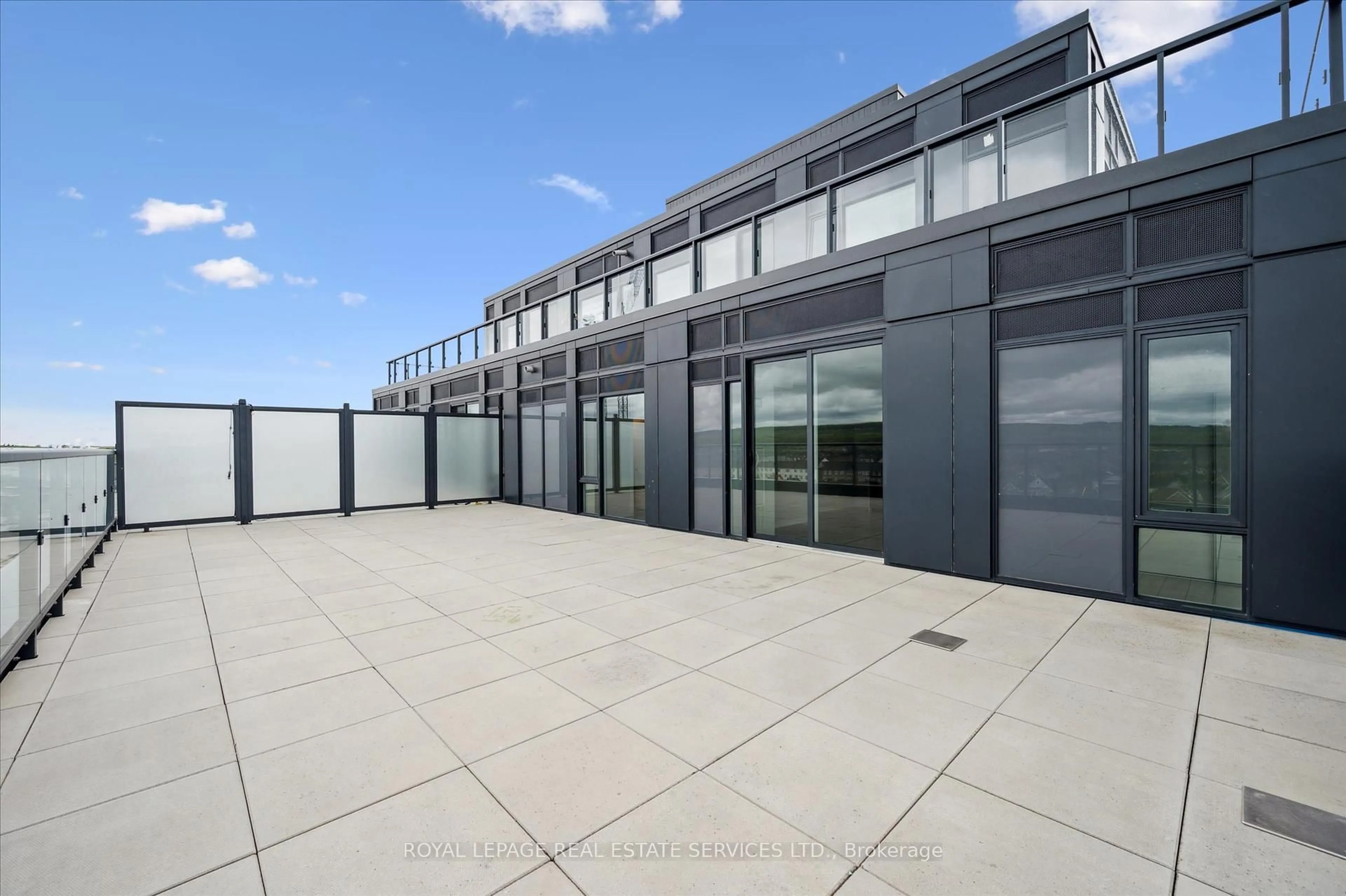 Patio, building for 3210 Dakota Common #A805, Burlington Ontario L7M 2A8