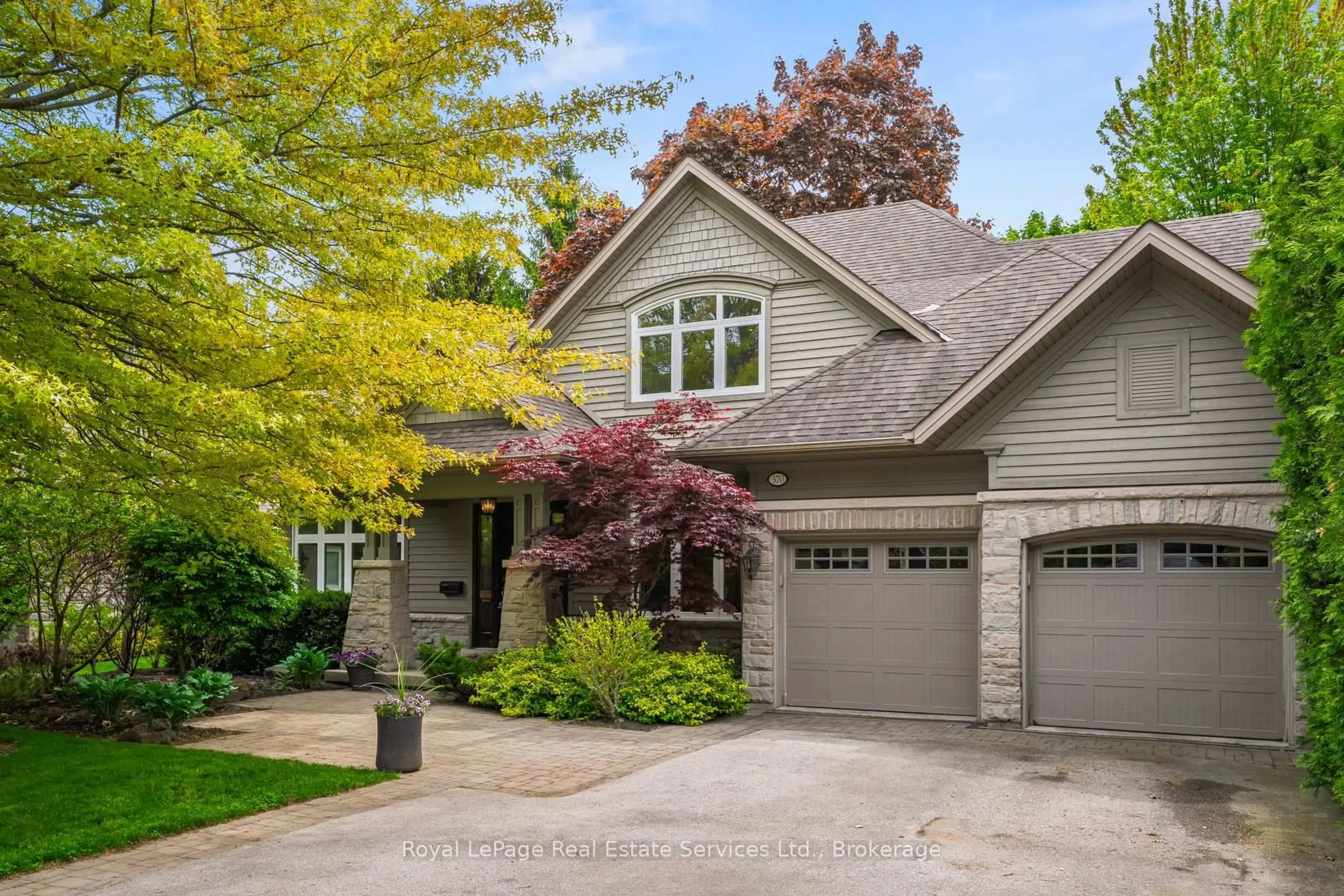 Home with brick exterior material, street for 370 Christina Dr, Oakville Ontario L6K 1H6