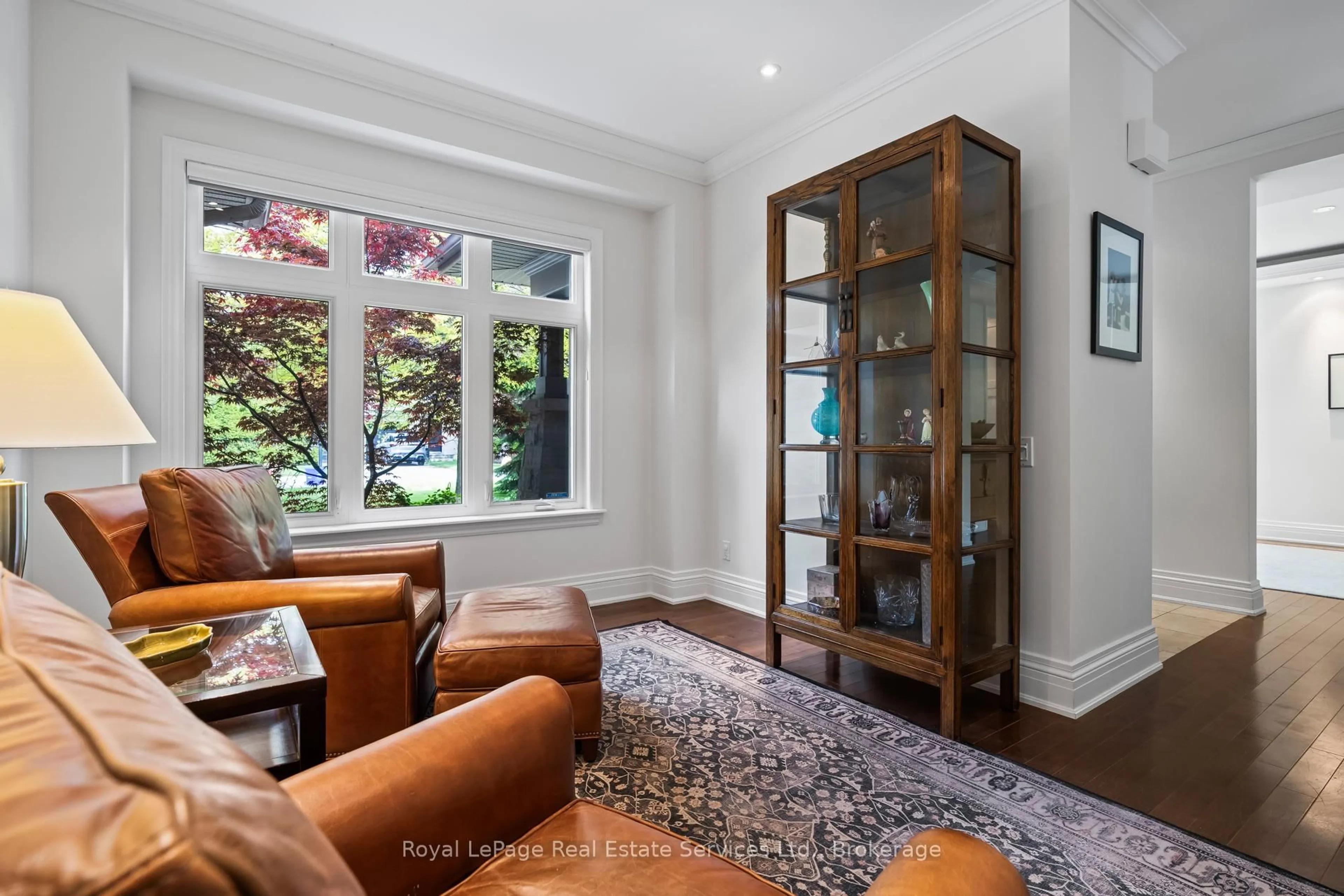 Living room with furniture, unknown for 370 Christina Dr, Oakville Ontario L6K 1H6
