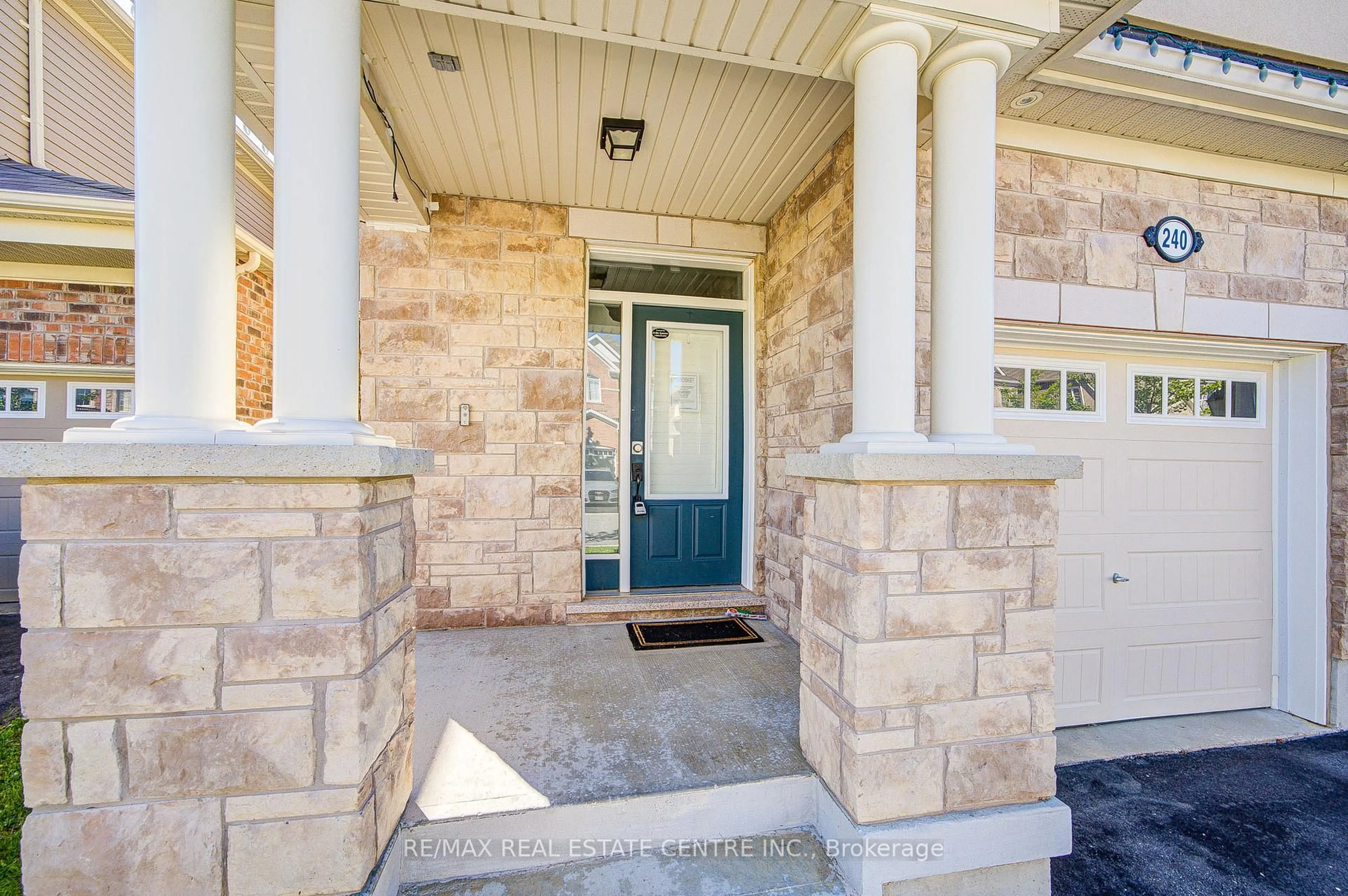 Indoor entryway for 240 Chilver Hts, Milton Ontario L9E 1C9