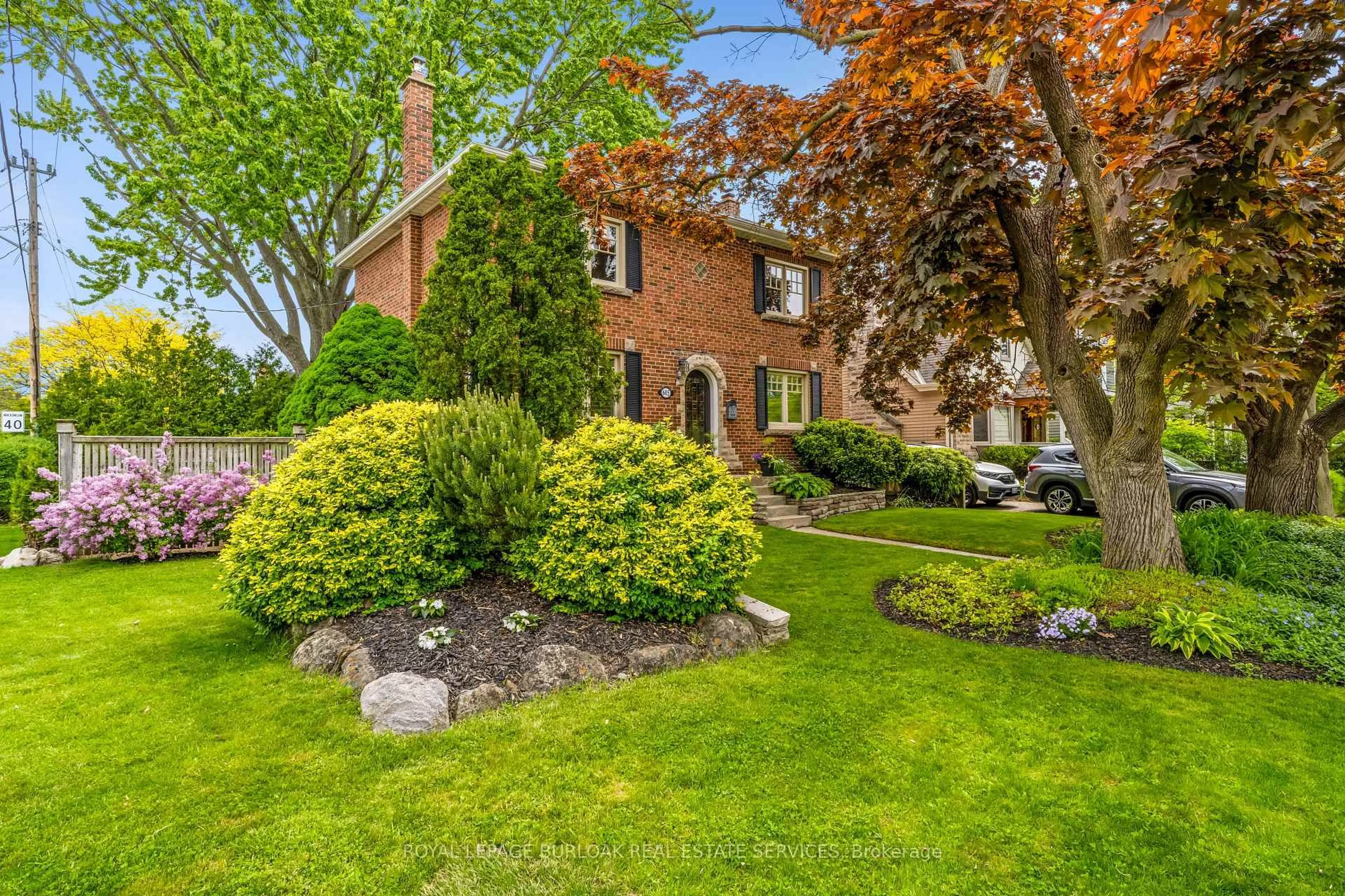 Home with brick exterior material, street for 605 Emerald St, Burlington Ontario L7R 2P3