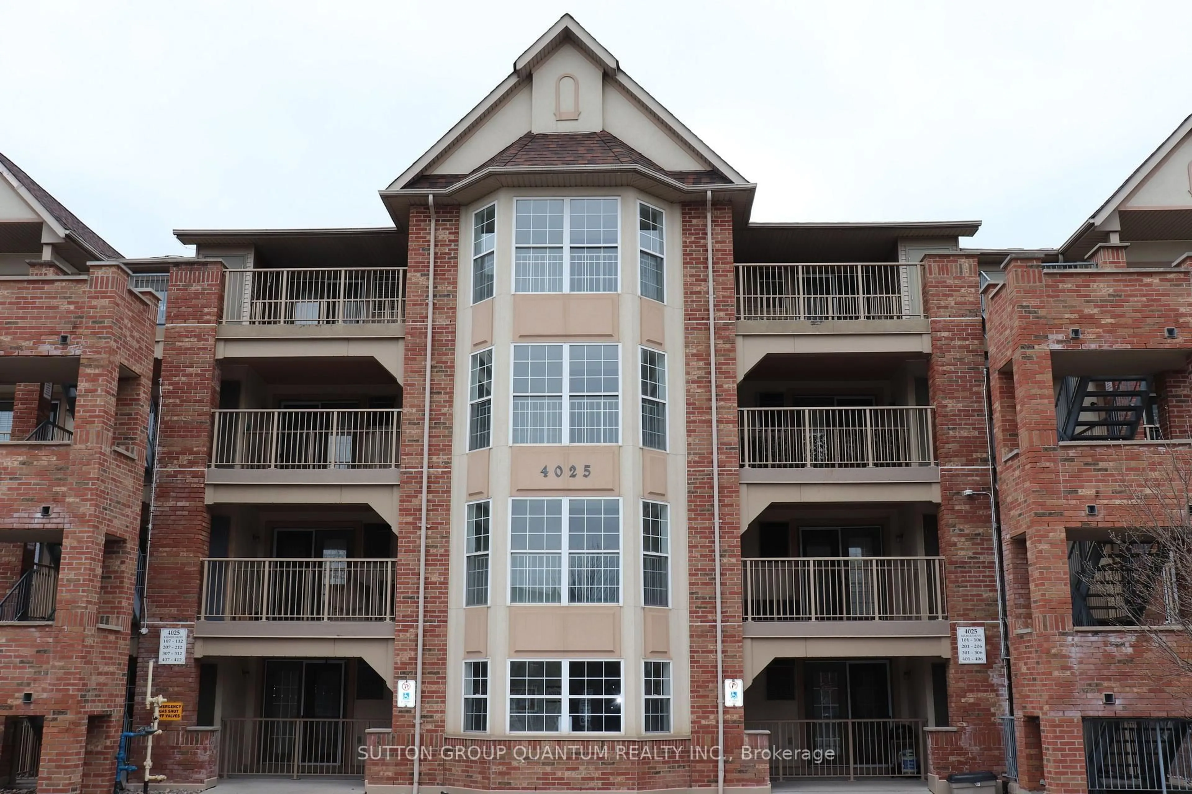 Unknown for 4025 Kilmer Dr #301, Burlington Ontario L7M 4M5