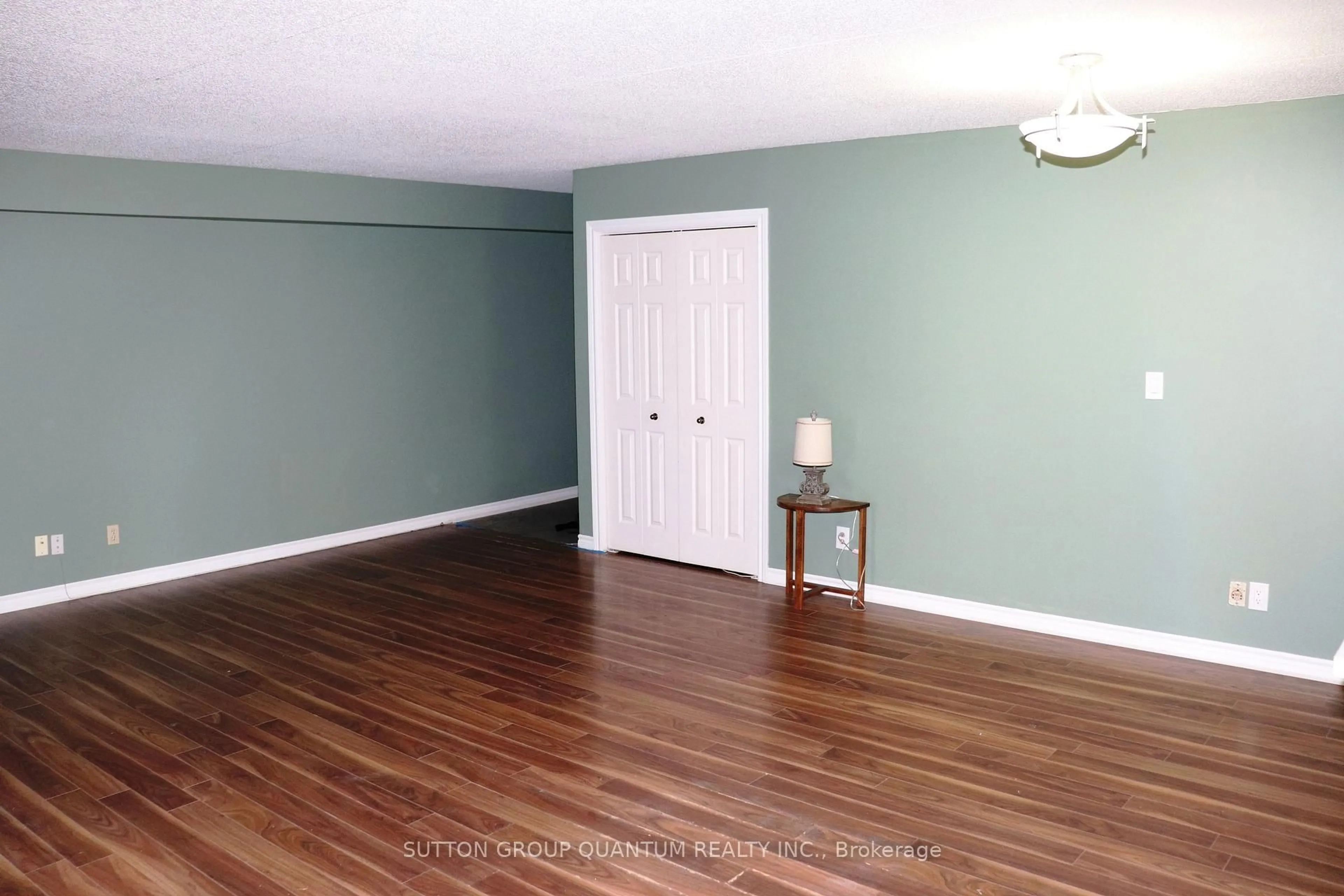 A pic of a room for 4025 Kilmer Dr #301, Burlington Ontario L7M 4M5