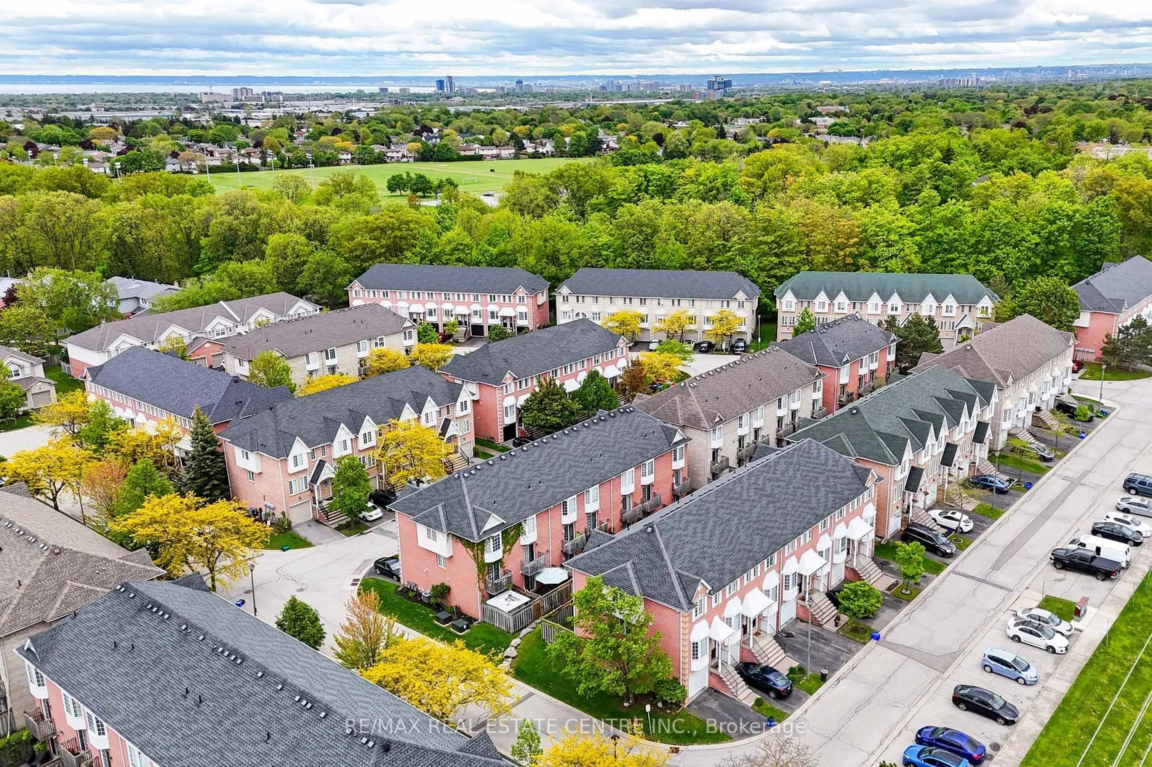 A pic from outside/outdoor area/front of a property/back of a property/a pic from drone, city buildings view from balcony for 3480 Upper Middle Rd #82, Burlington Ontario L7M 4R9